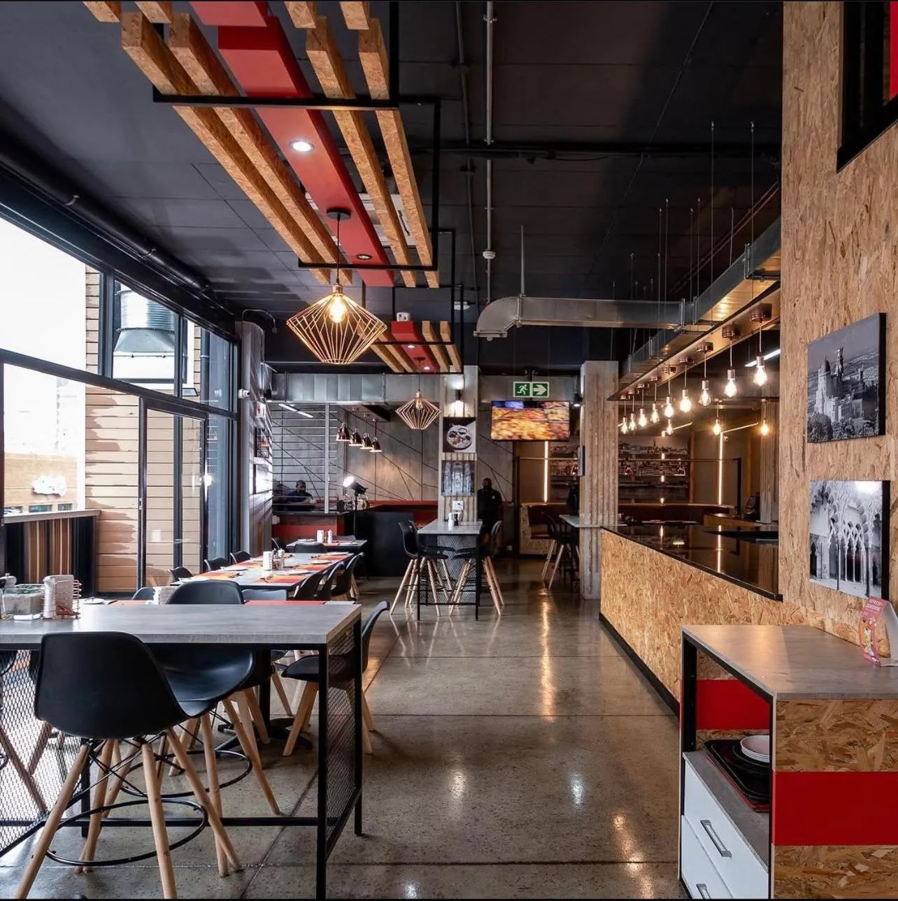 Restaurant/places to eat in Lilian Lofts Hotel & Spa
