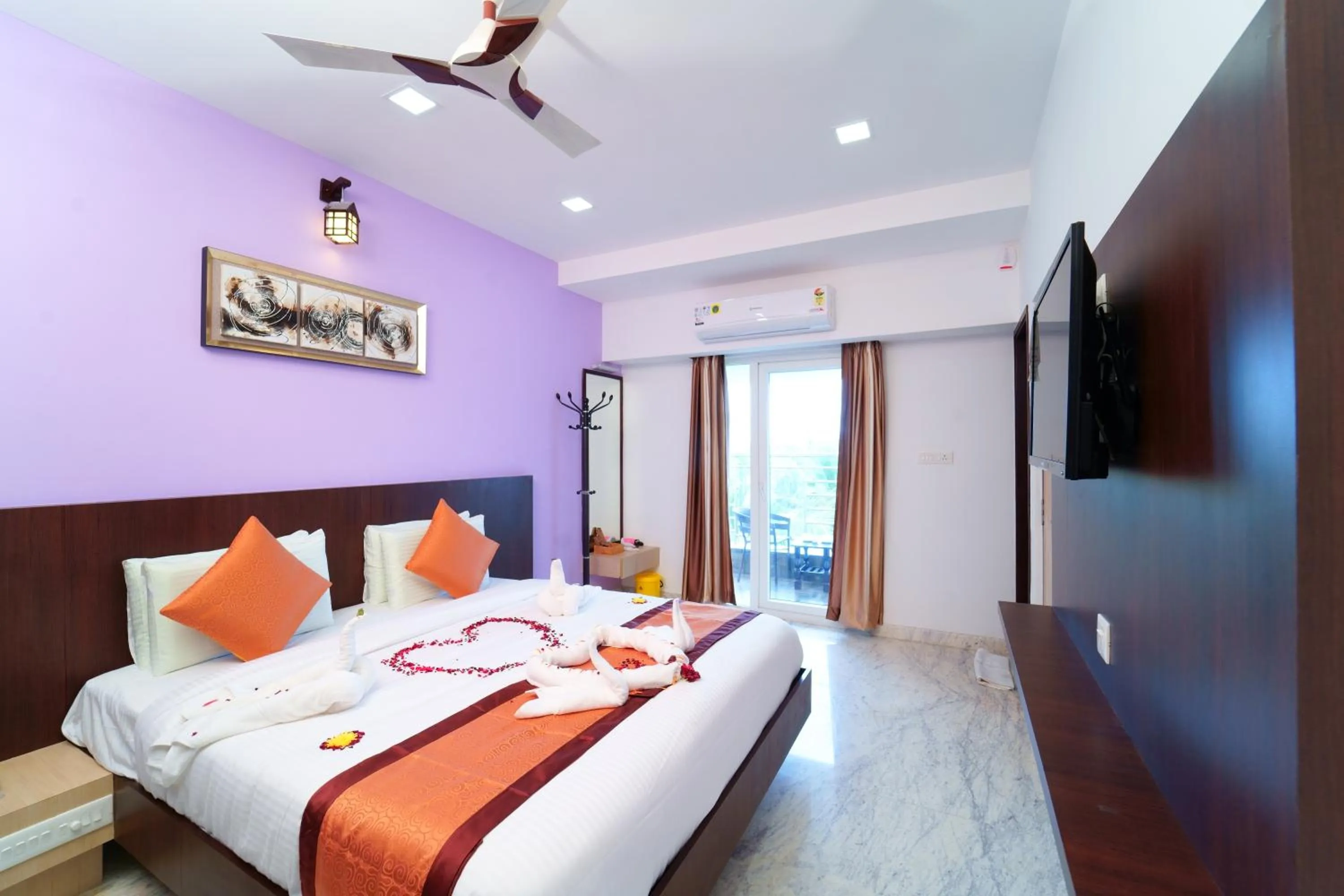 Photo of the whole room, Bed in Grand Padappai Residency - GPR