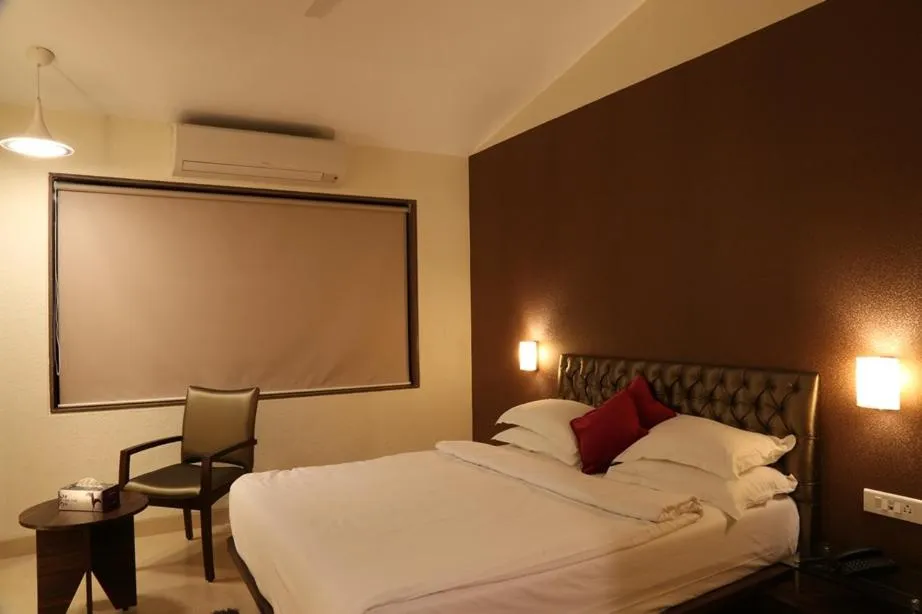 Bed in Meritas Seawind Beach Resort, Shrivardhan