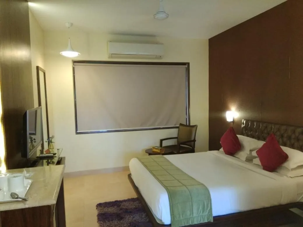 Bed in Meritas Seawind Beach Resort, Shrivardhan