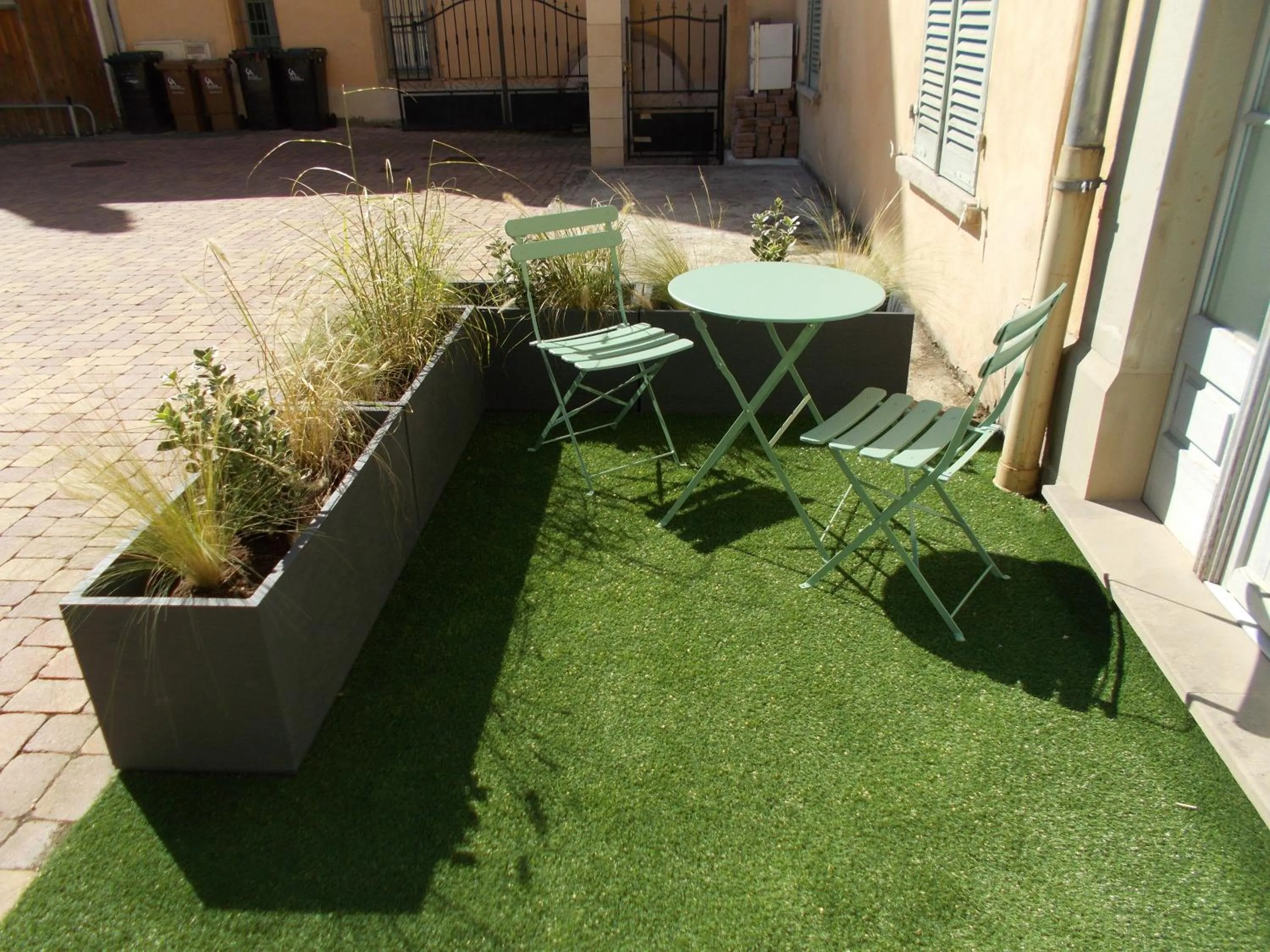 Property building in La Cour de Berthe Ouest