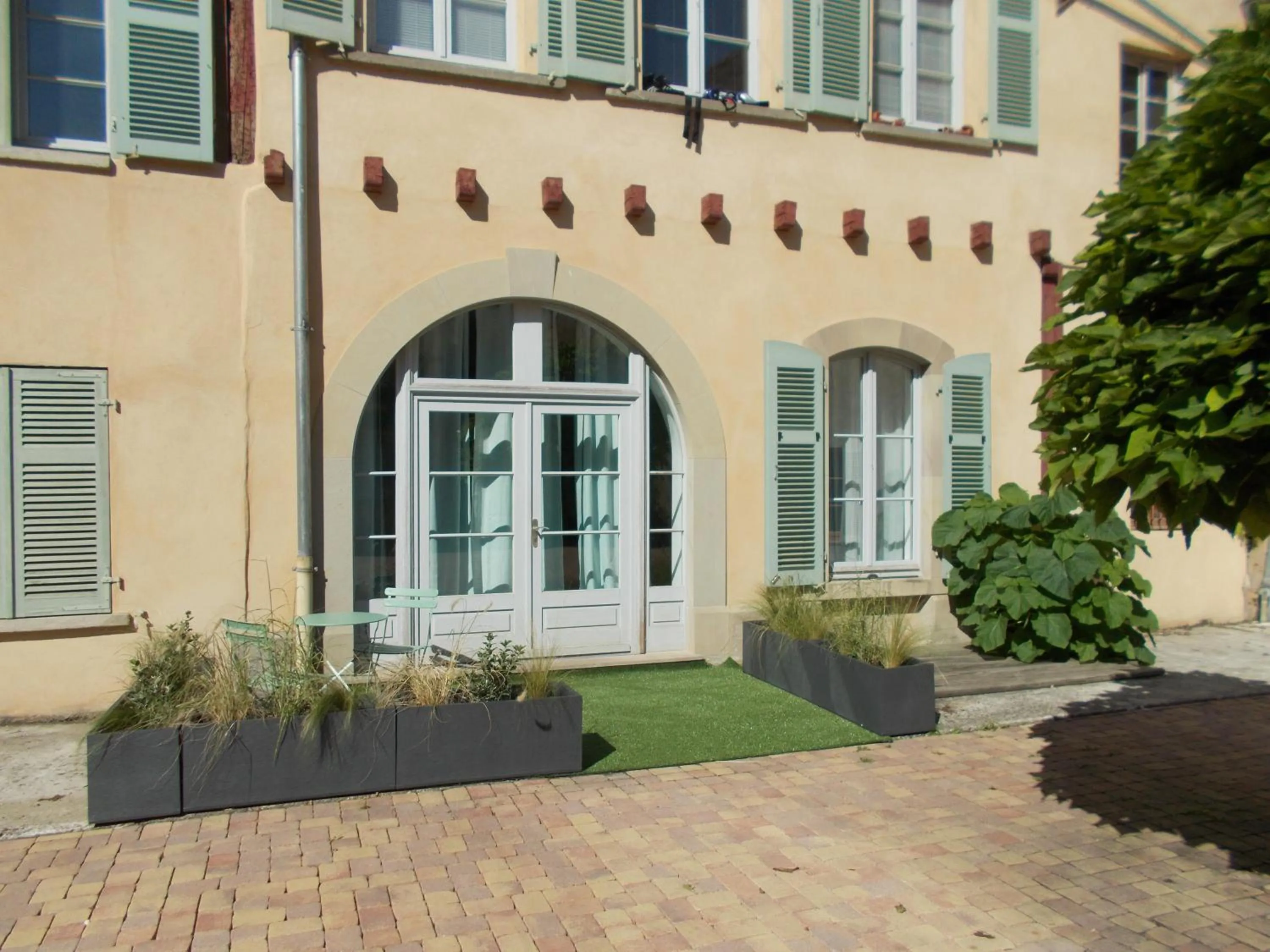 Property building in La Cour de Berthe Ouest