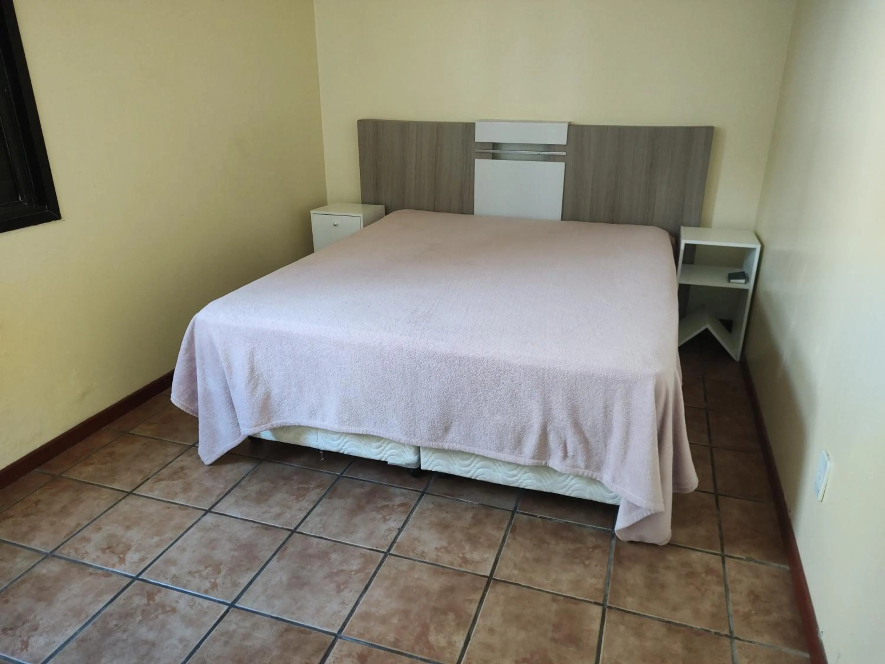 Bed in Residencial Milton Prado