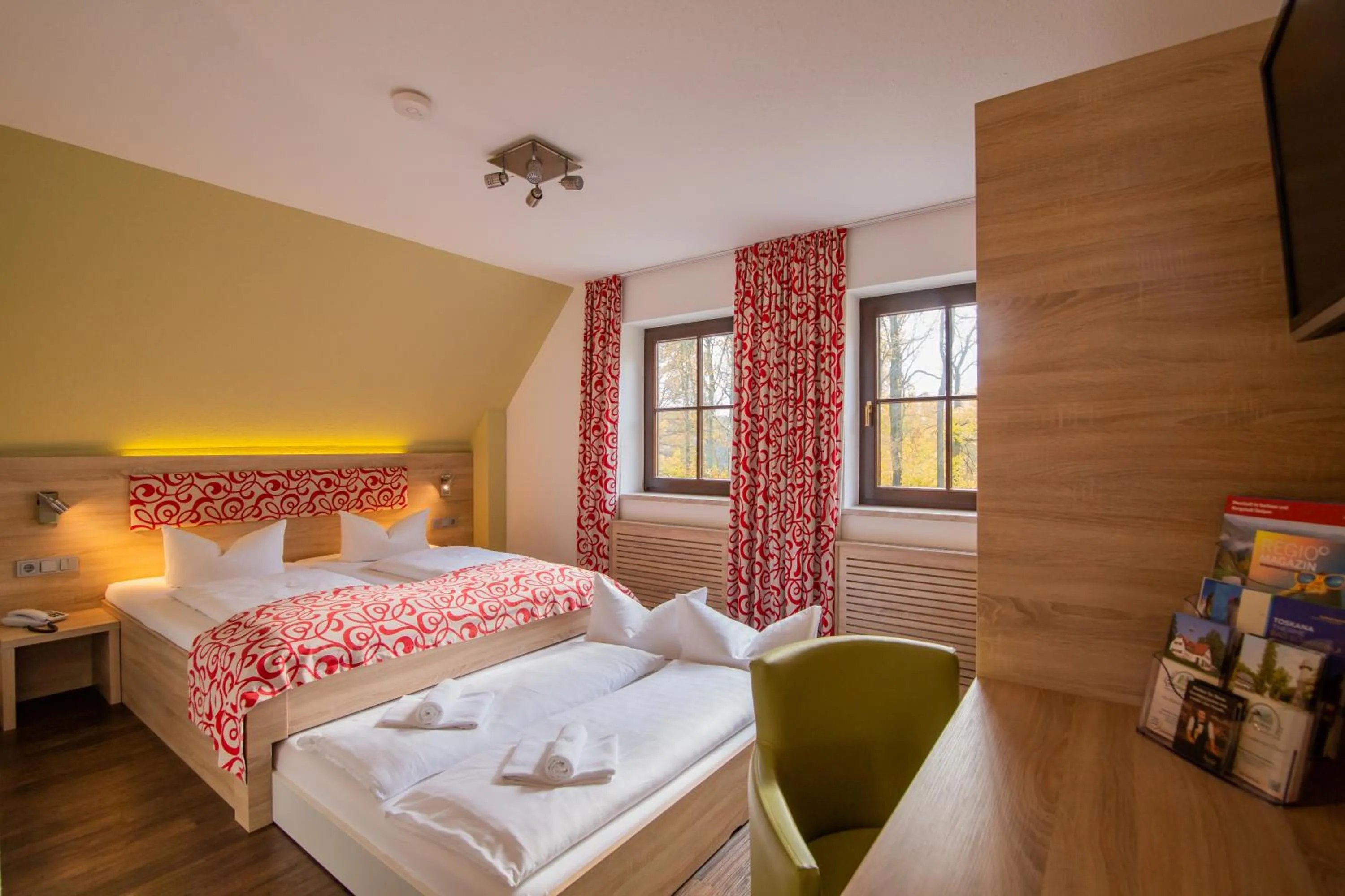 Photo of the whole room in Berggasthof Götzinger Höhe