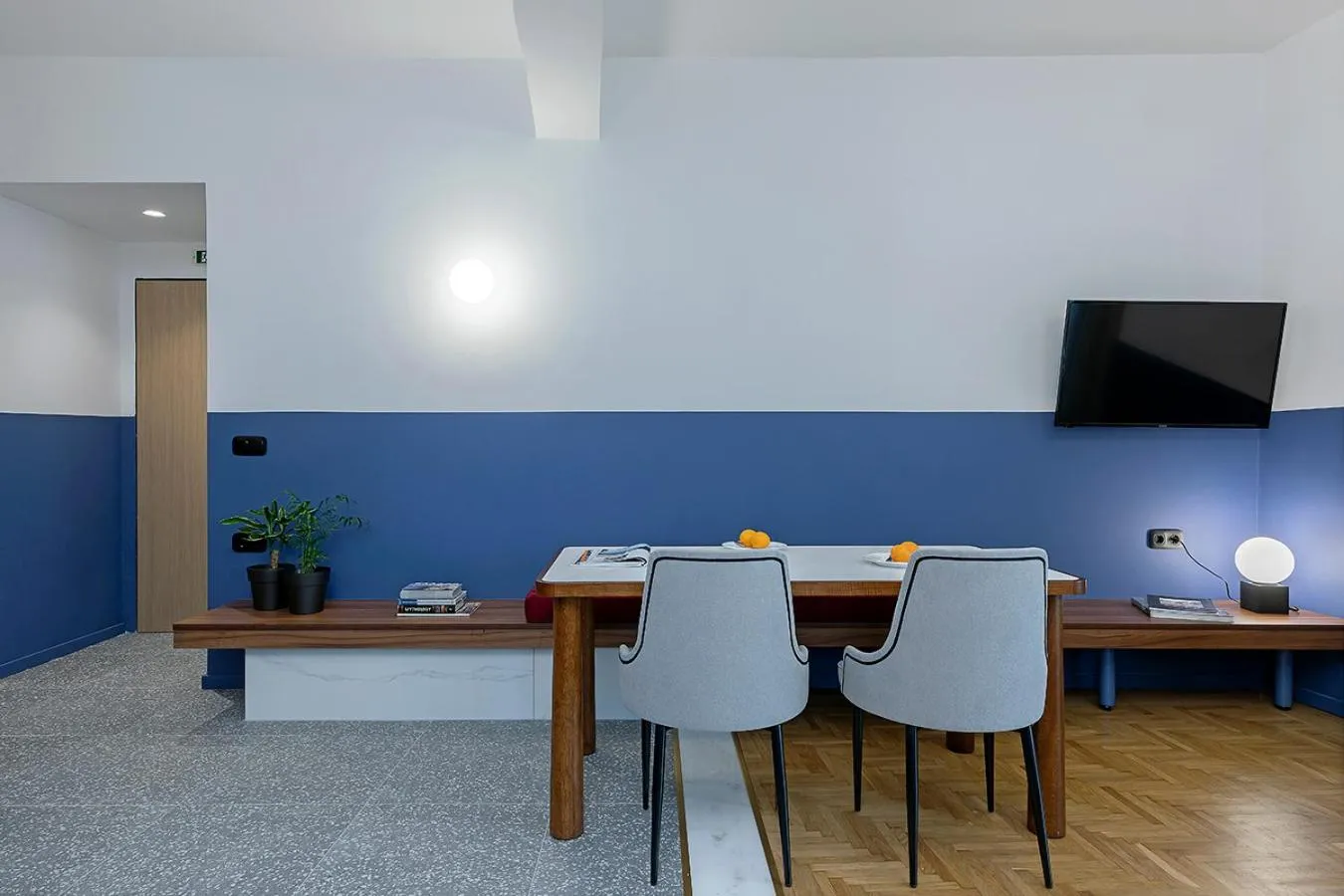 TV and multimedia in Acro Urban Suites