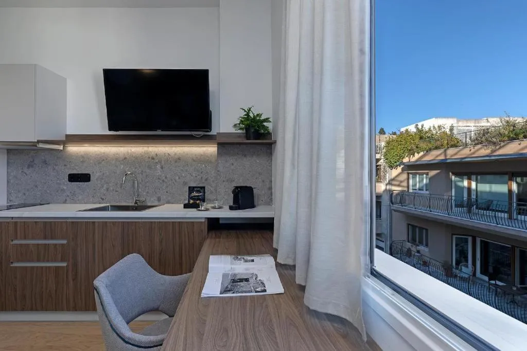 TV and multimedia in Acro Urban Suites