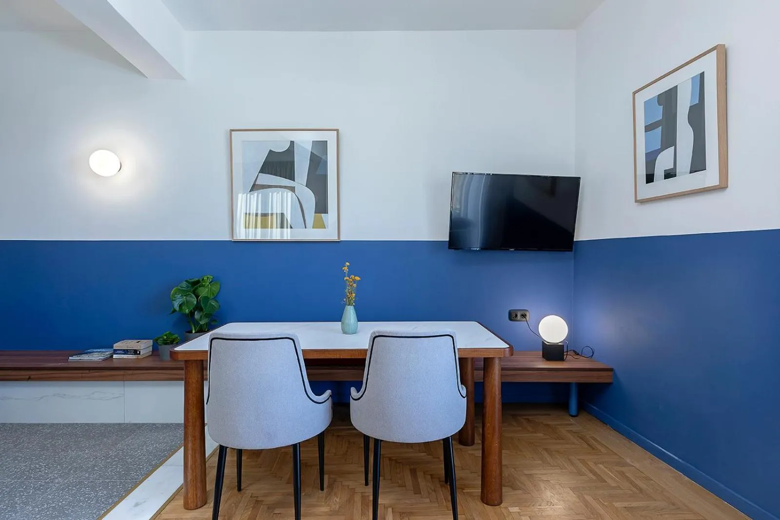 TV and multimedia in Acro Urban Suites