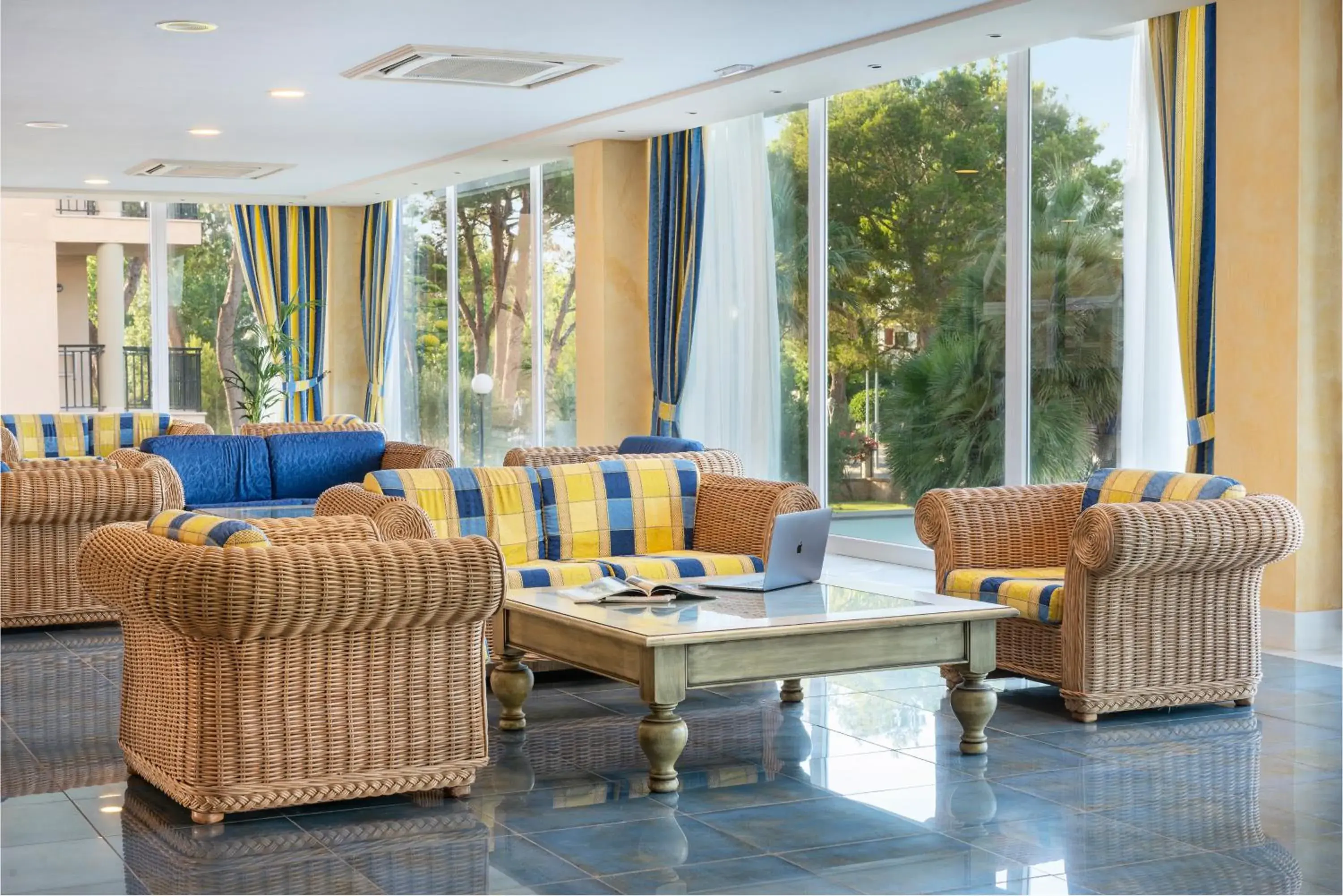 Lobby or reception in Can Picafort Palace Lobby or reception in Can Picafort Palace