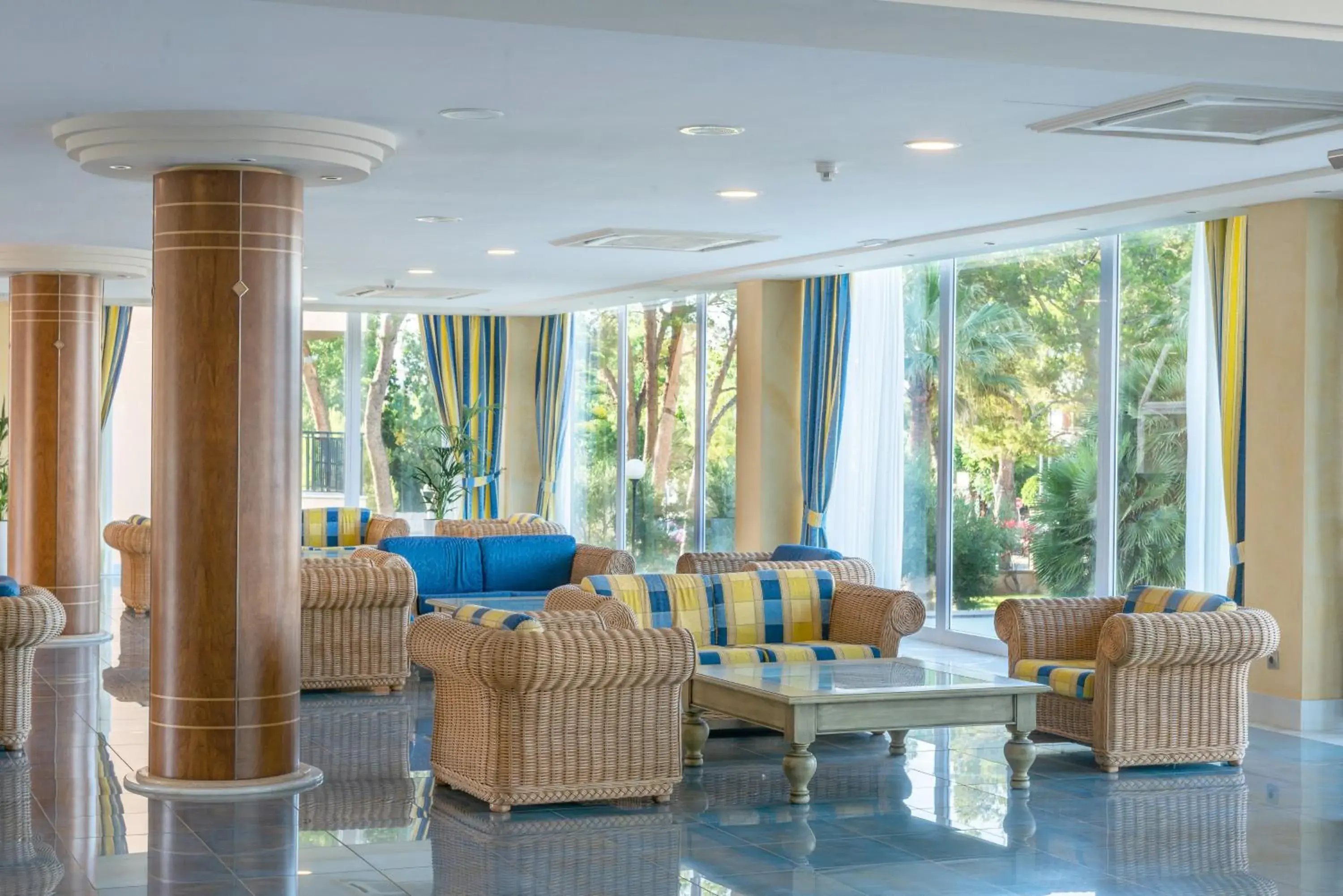 Lobby or reception in Can Picafort Palace Lobby or reception in Can Picafort Palace