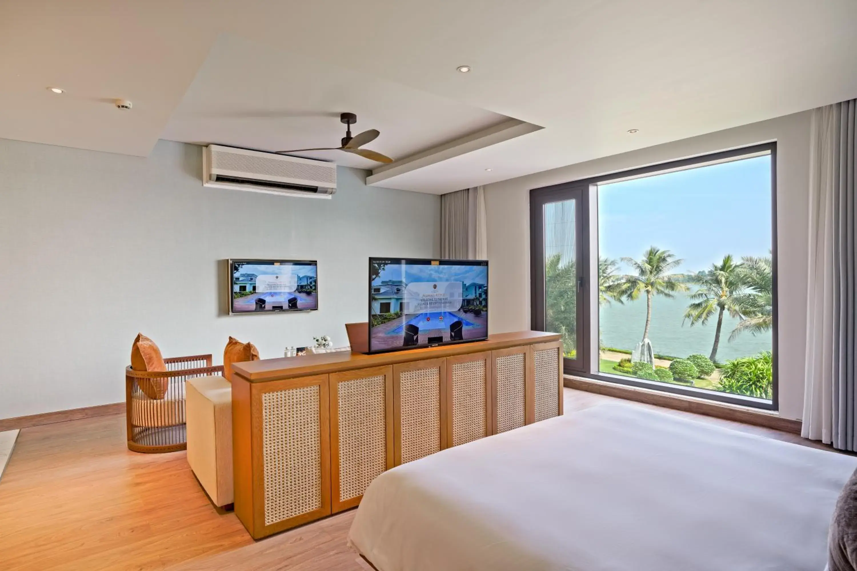 Family Room with Lake View in The Five Resort & Golf Hoang Gia Ninh Binh Family Room with Lake View in The Five Resort & Golf Hoang Gia Ninh Binh