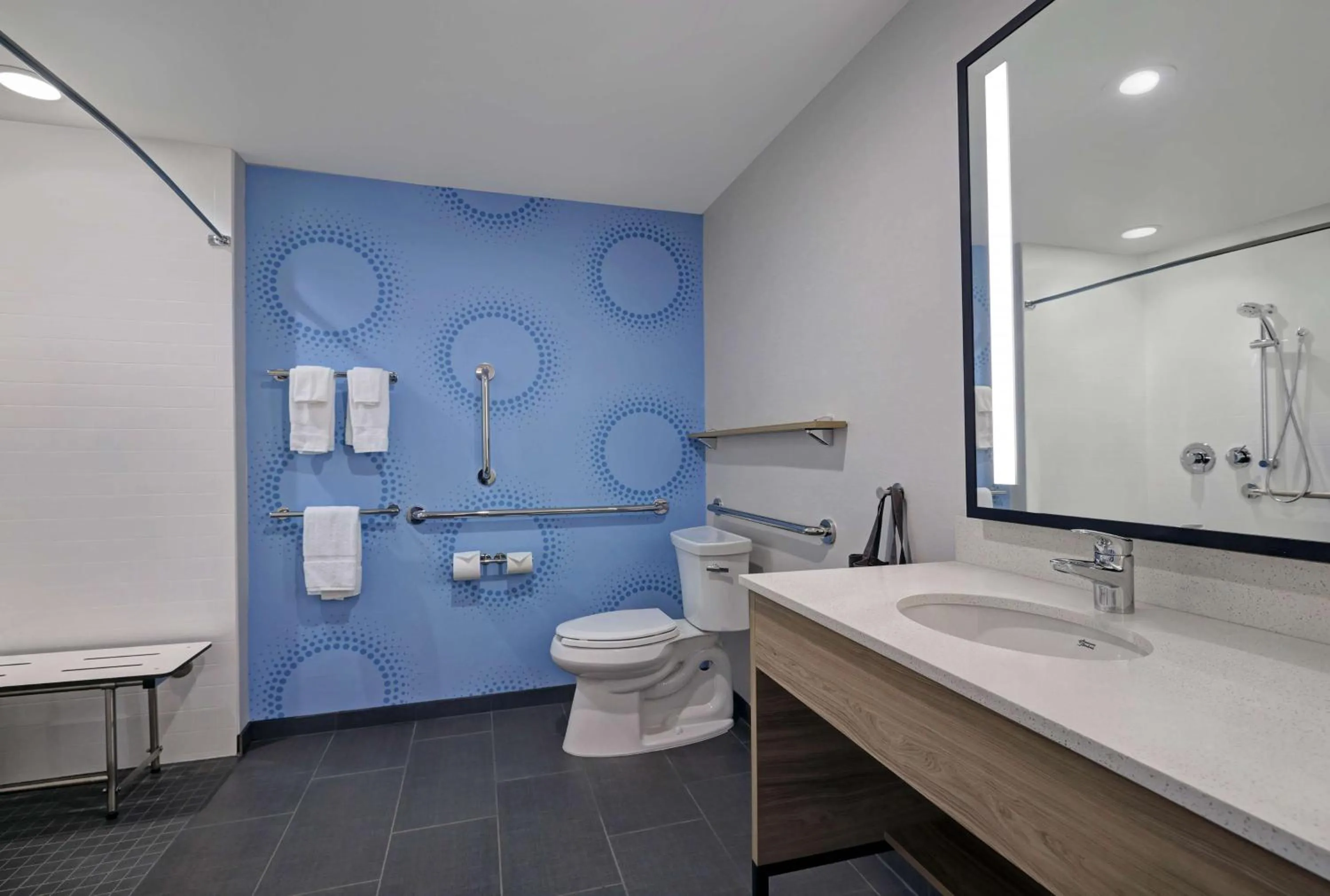 Bathroom in Tru By Hilton Tukwila Seattle Airport, Wa