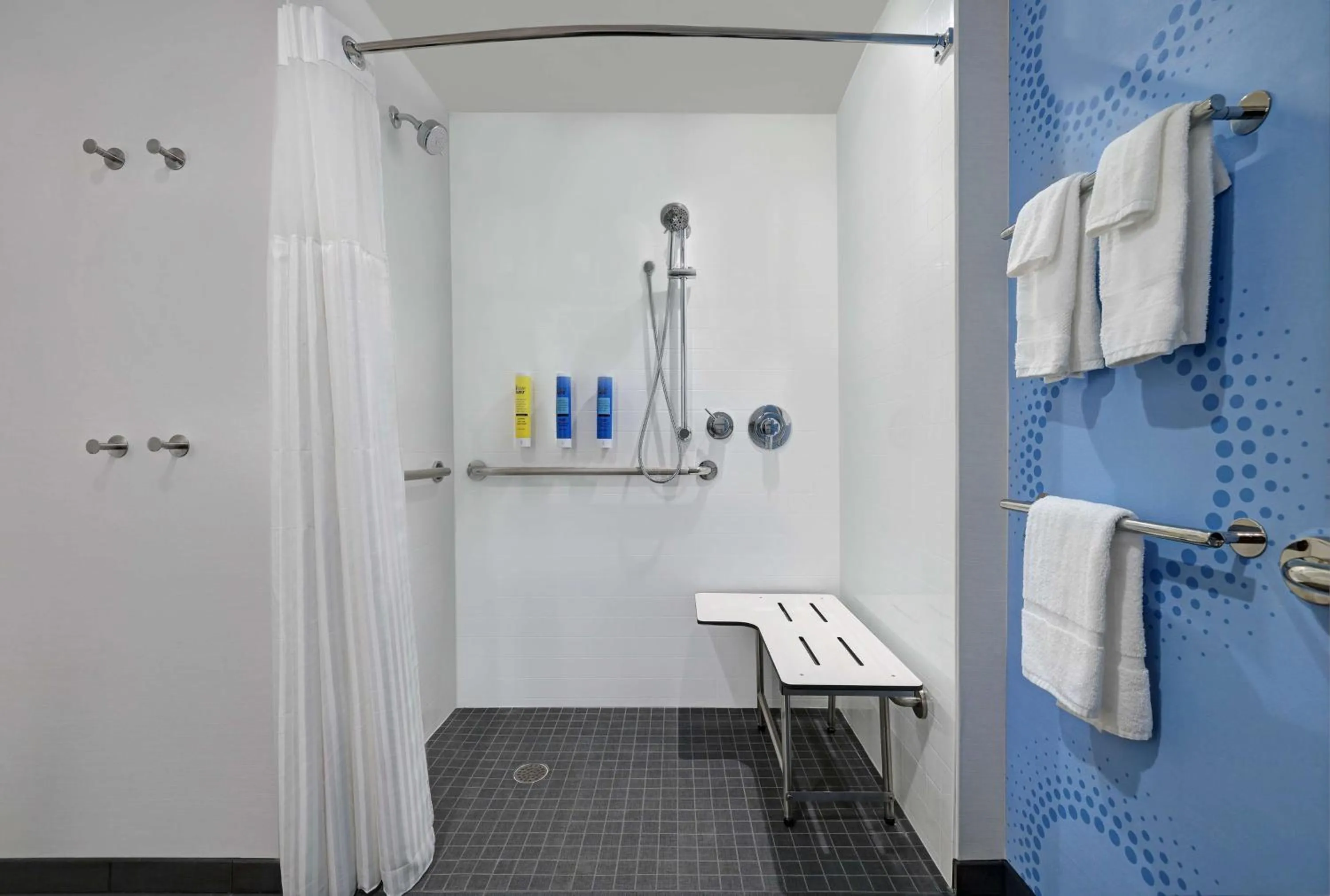 Bathroom in Tru By Hilton Tukwila Seattle Airport, Wa