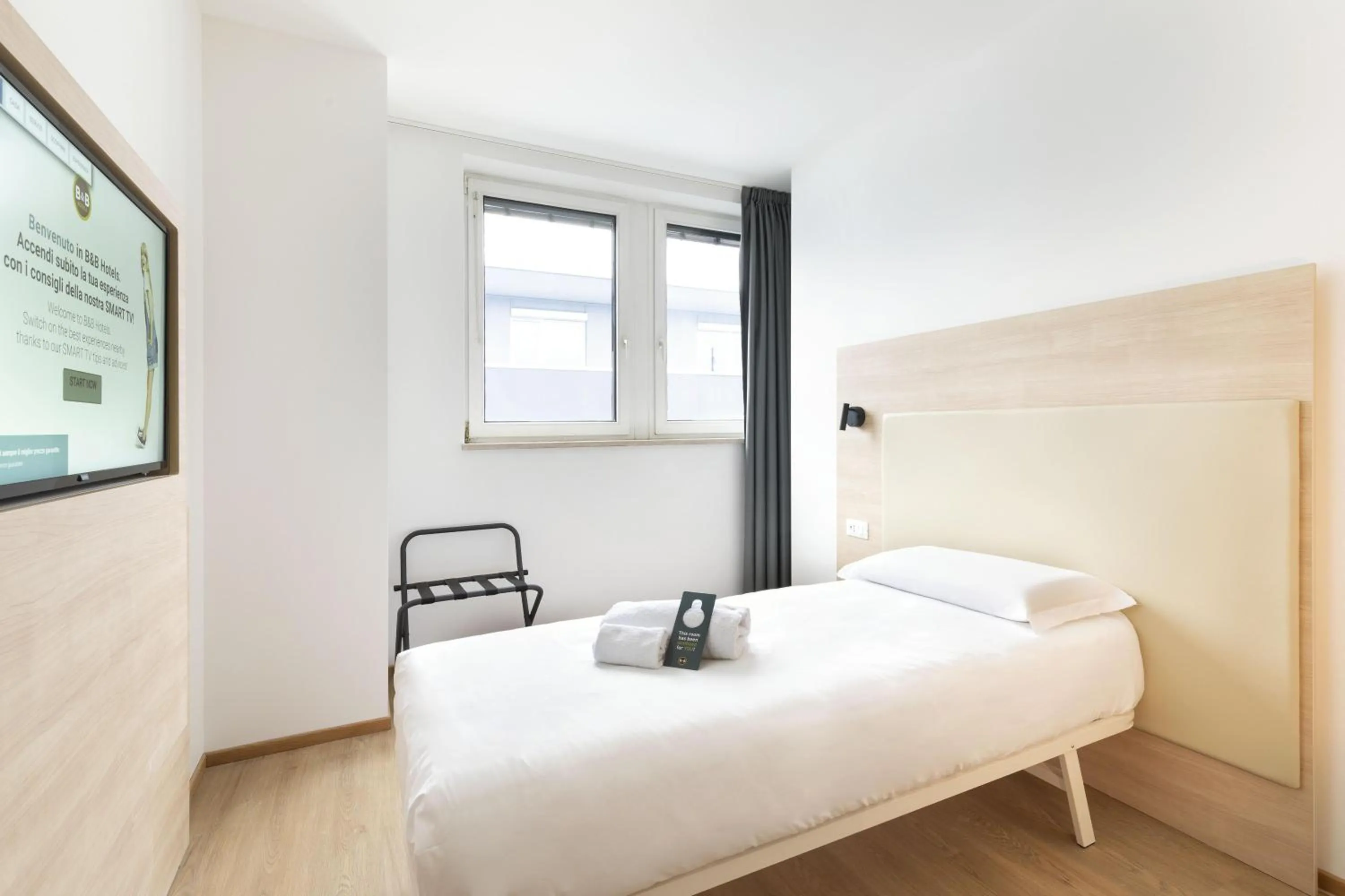 Photo of the whole room, Bed in B&B Hotel Bolzano