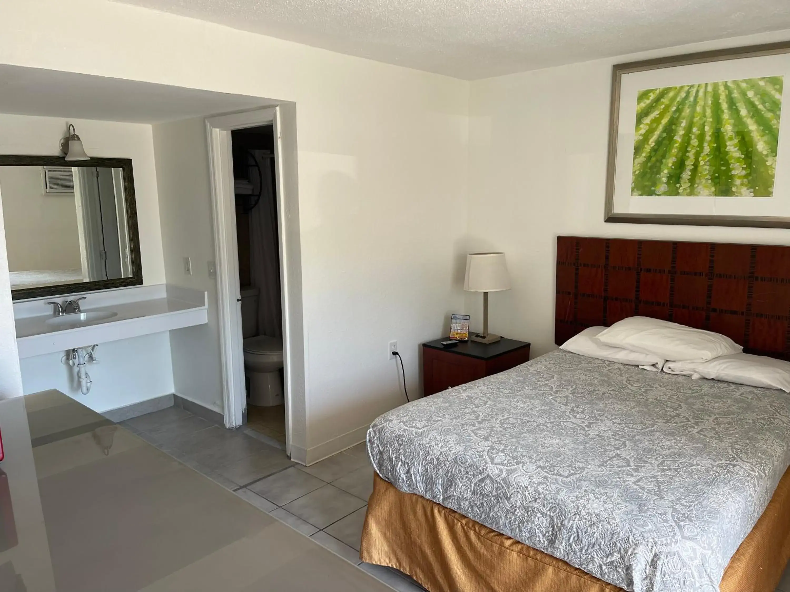 Photo of the whole room in The Atlantic Photo of the whole room in The Atlantic