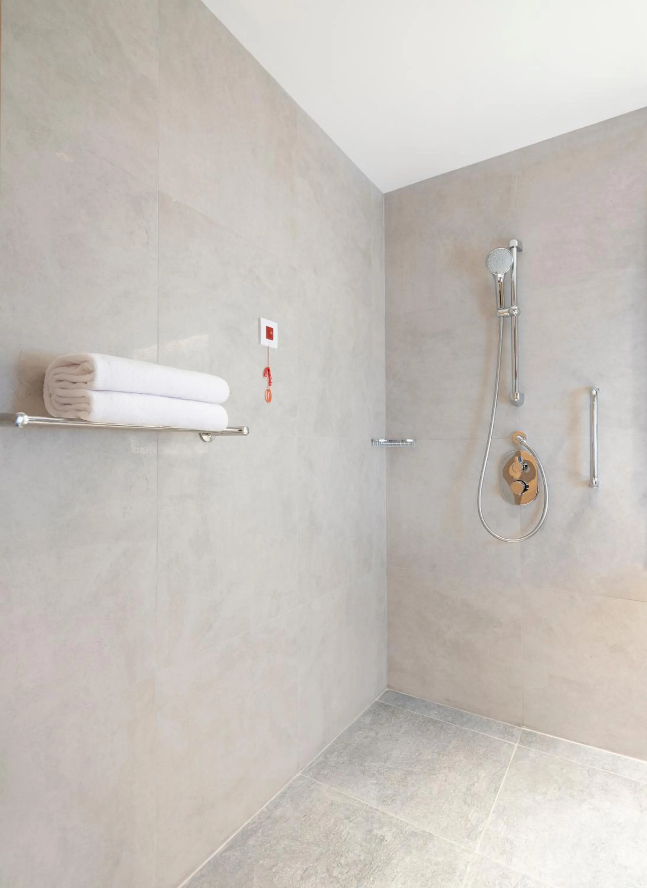 Shower in Hilton Garden Inn Jakarta Taman Palem