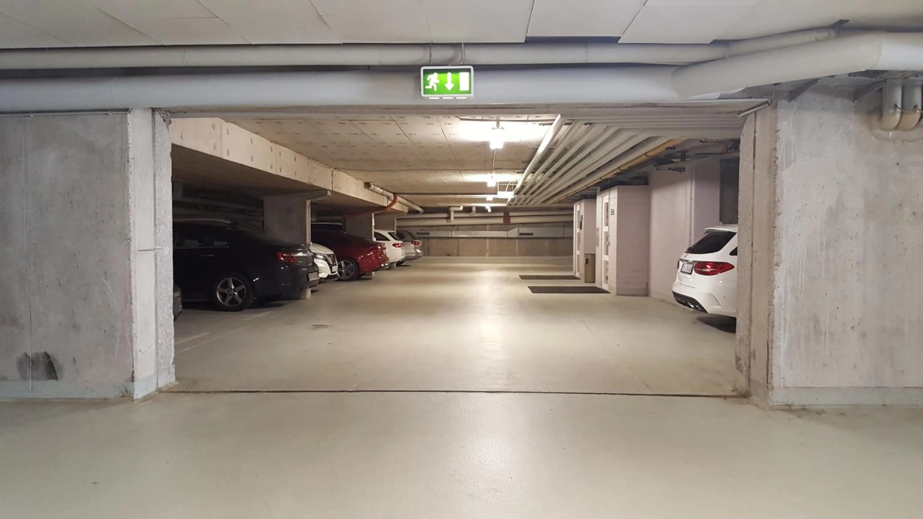 Parking in Erikson Hotel