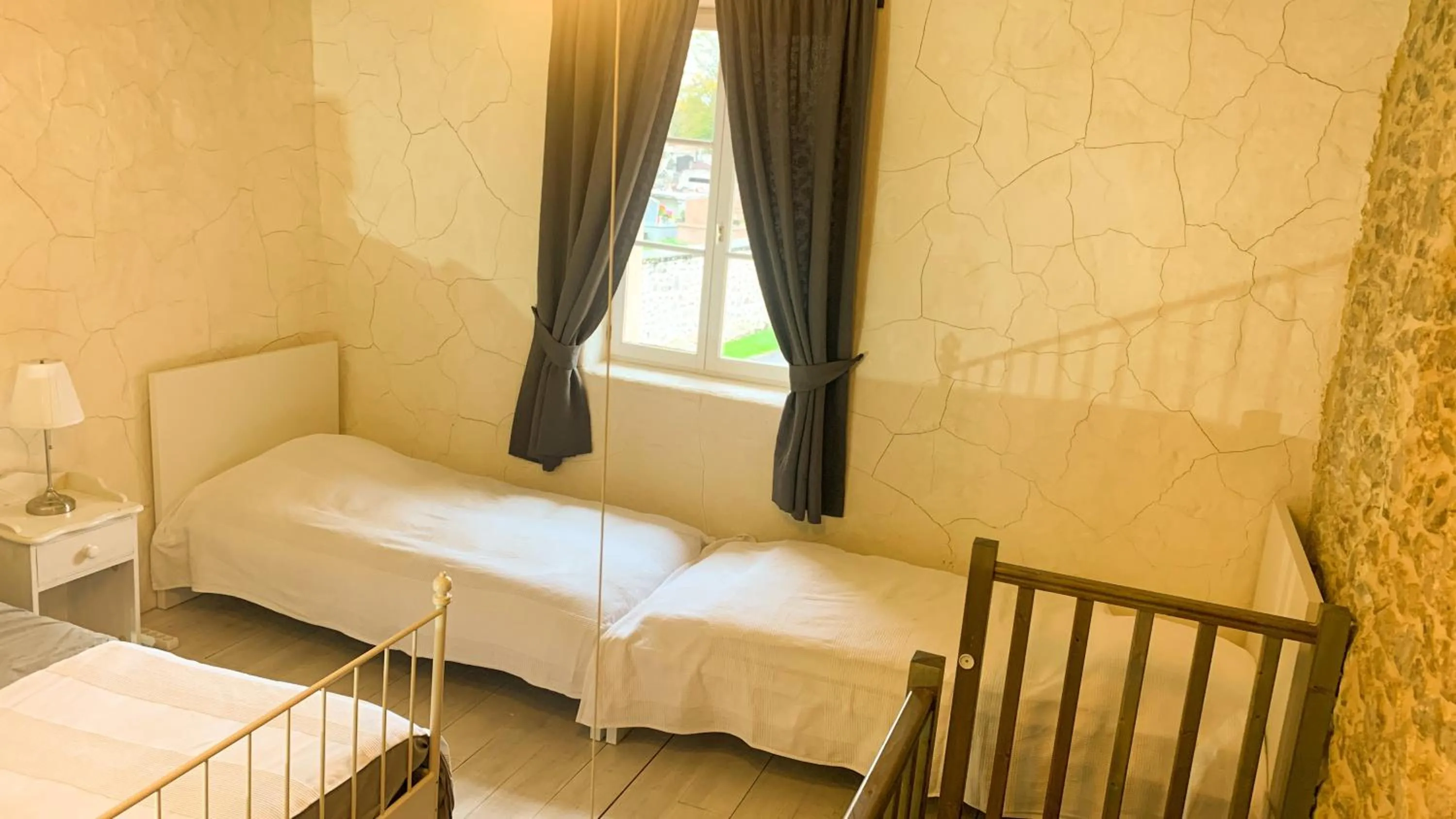 Bedroom, Bed in A L'Ombre Du Marronnier GITES