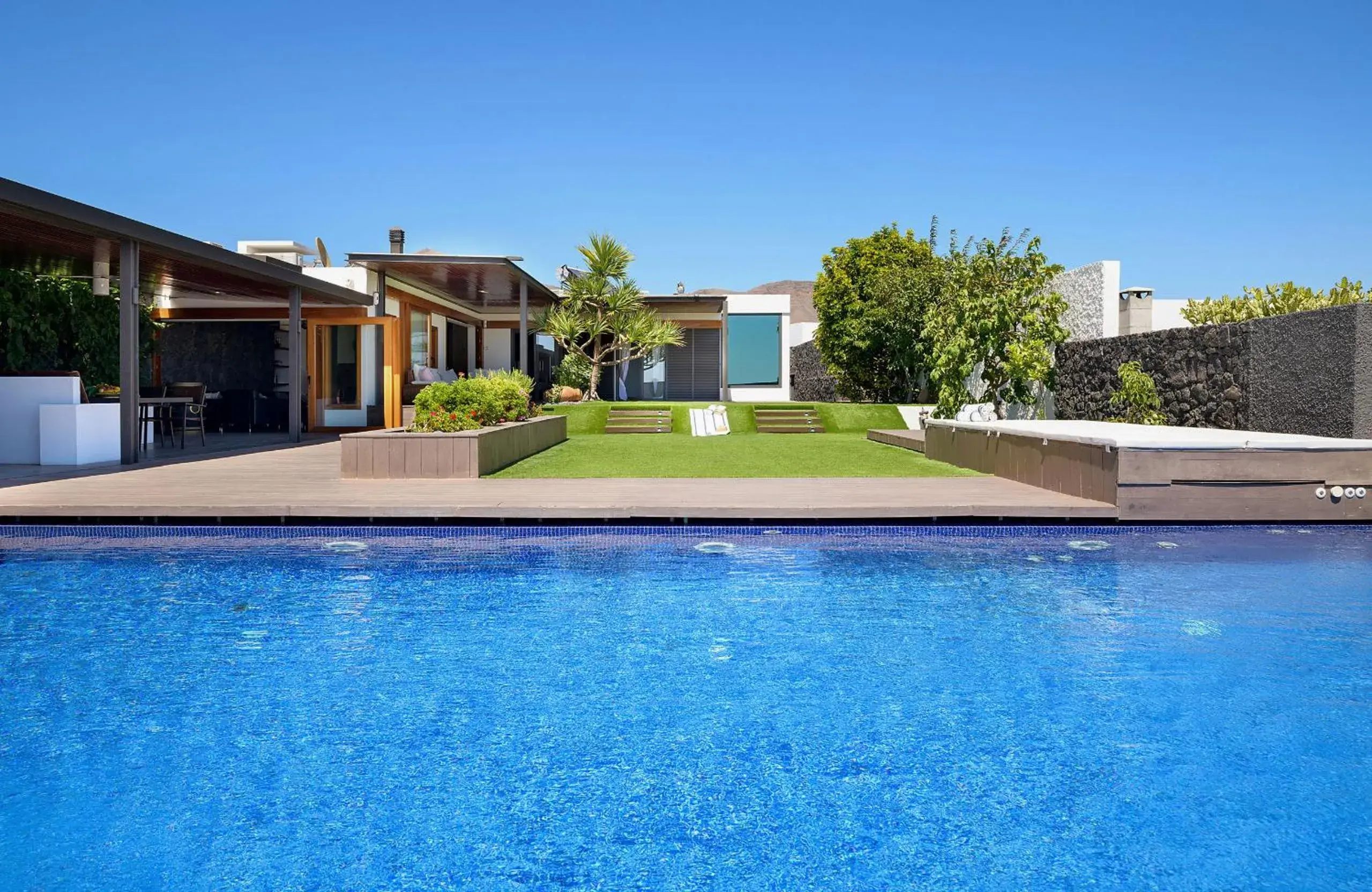Luxury and Harmony House Luxury and Harmony House