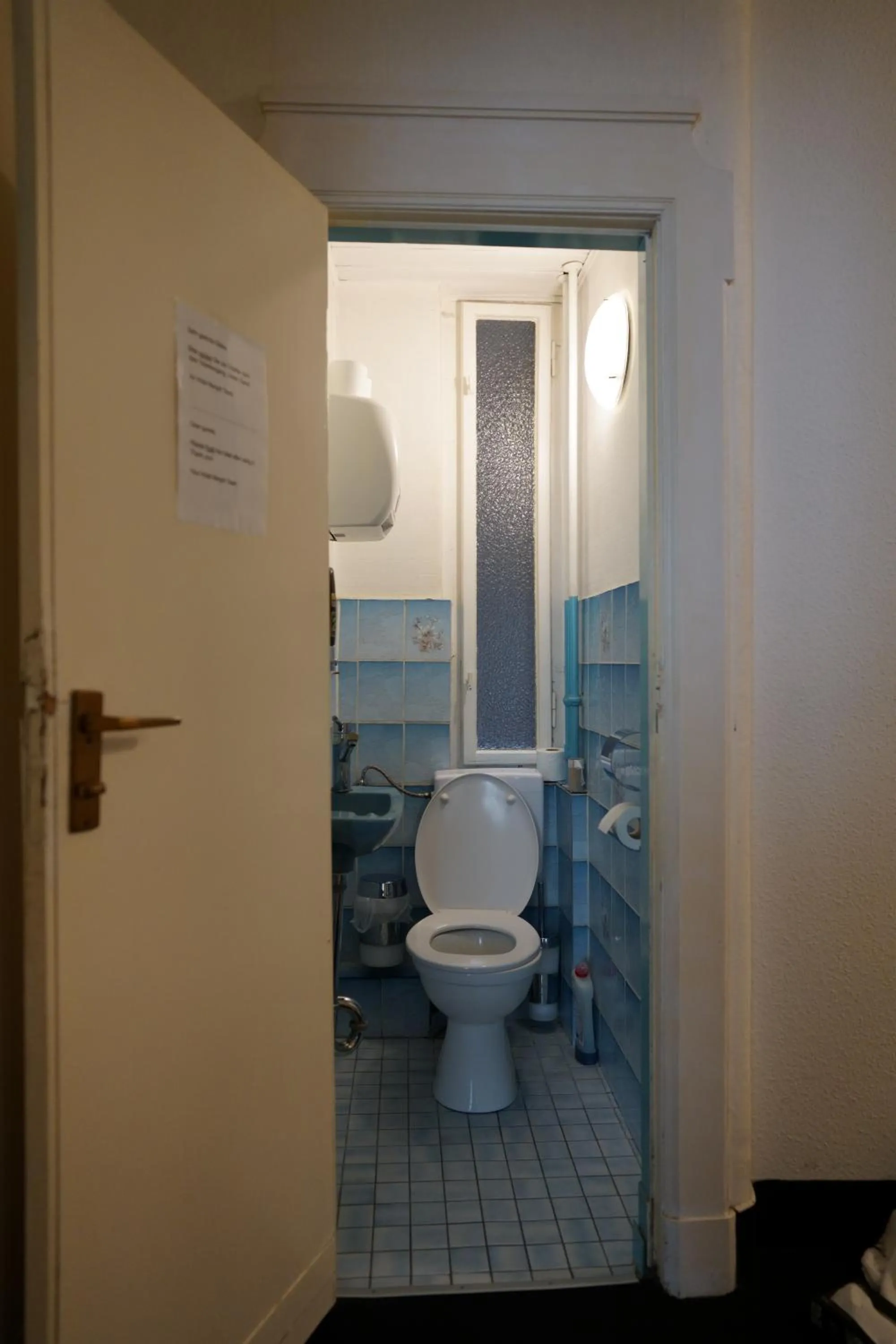 Toilet in Hotel Margrit