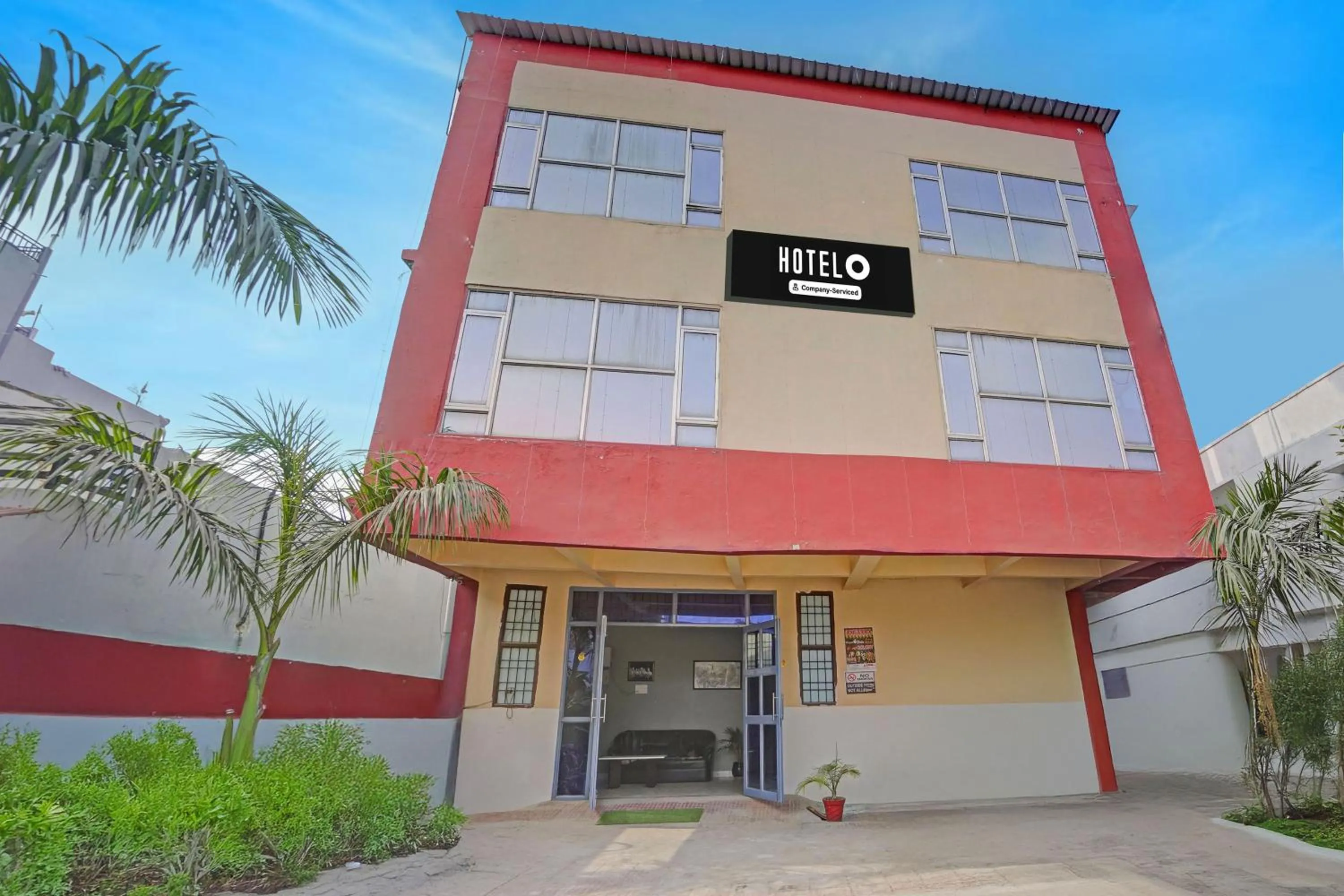 Facade/entrance in Super Hotel O AG Colony Park Patna Formerly Capital Pearl