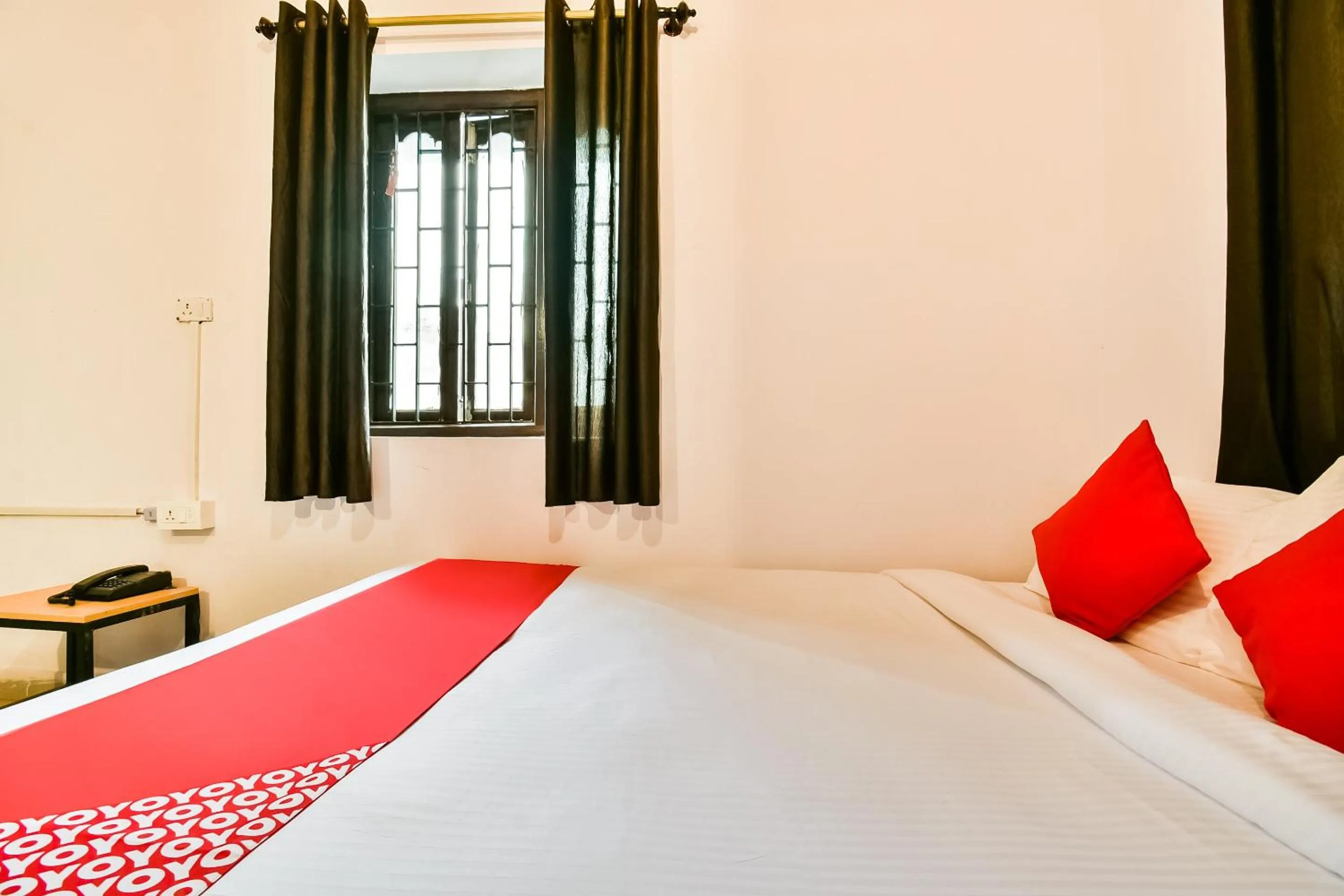 Bedroom, Bed in Hotel O AG Colony Park Patna Formerly Capital Pearl