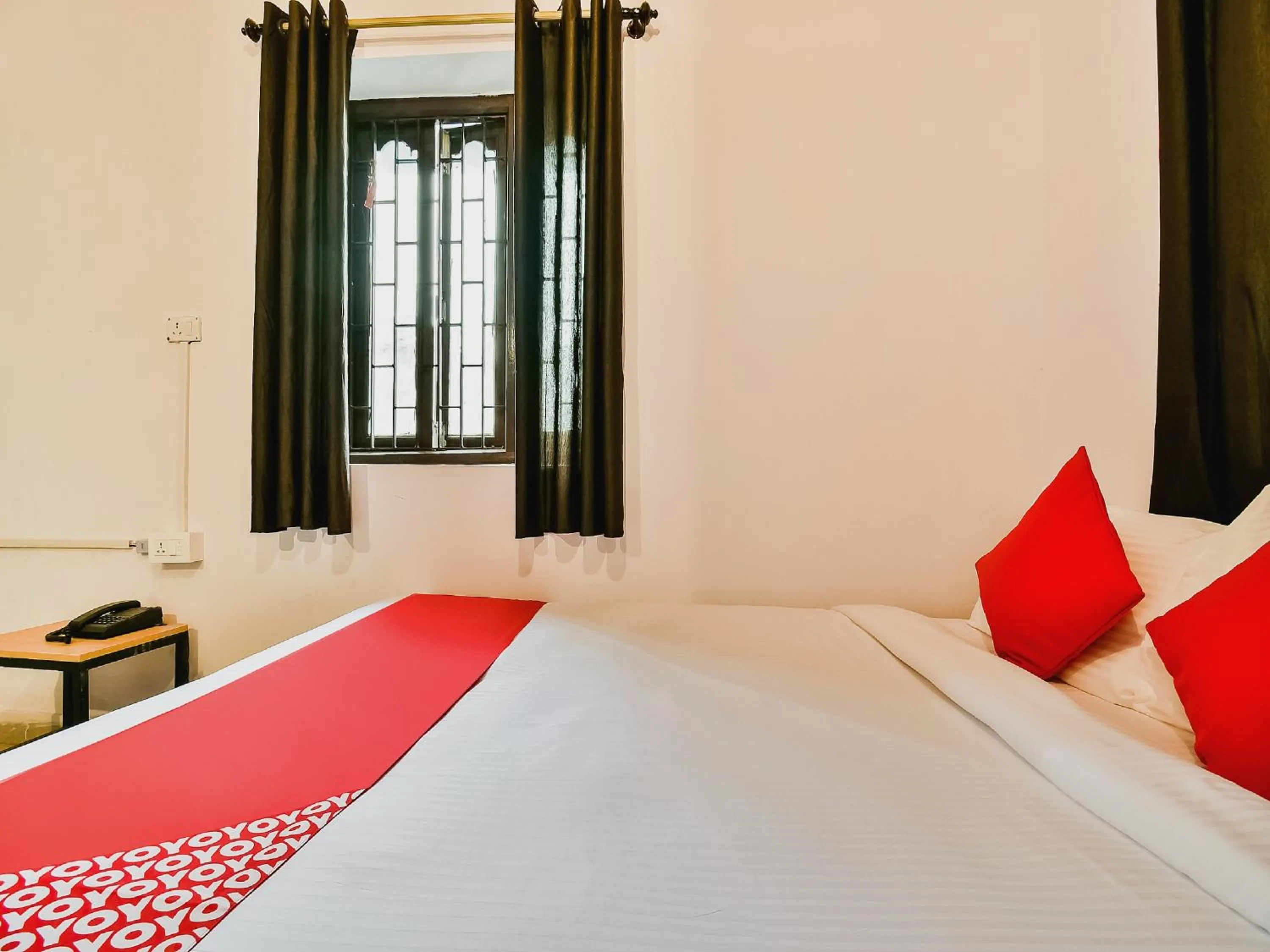 Bedroom, Bed in Hotel O AG Colony Park Patna Formerly Capital Pearl