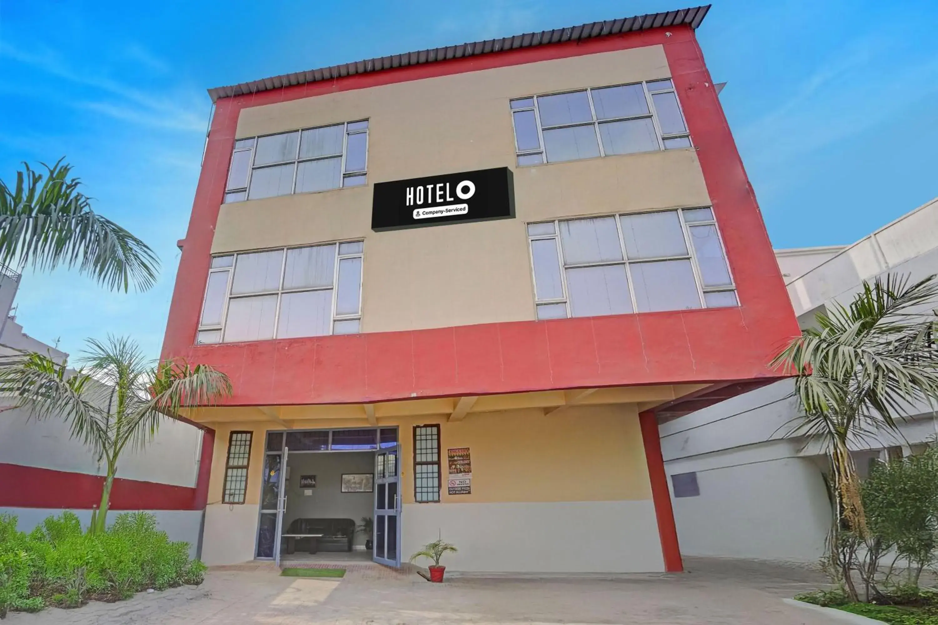 Facade/entrance in Super Hotel O AG Colony Park Patna Formerly Capital Pearl Facade/entrance in Super Hotel O AG Colony Park Patna Formerly Capital Pearl