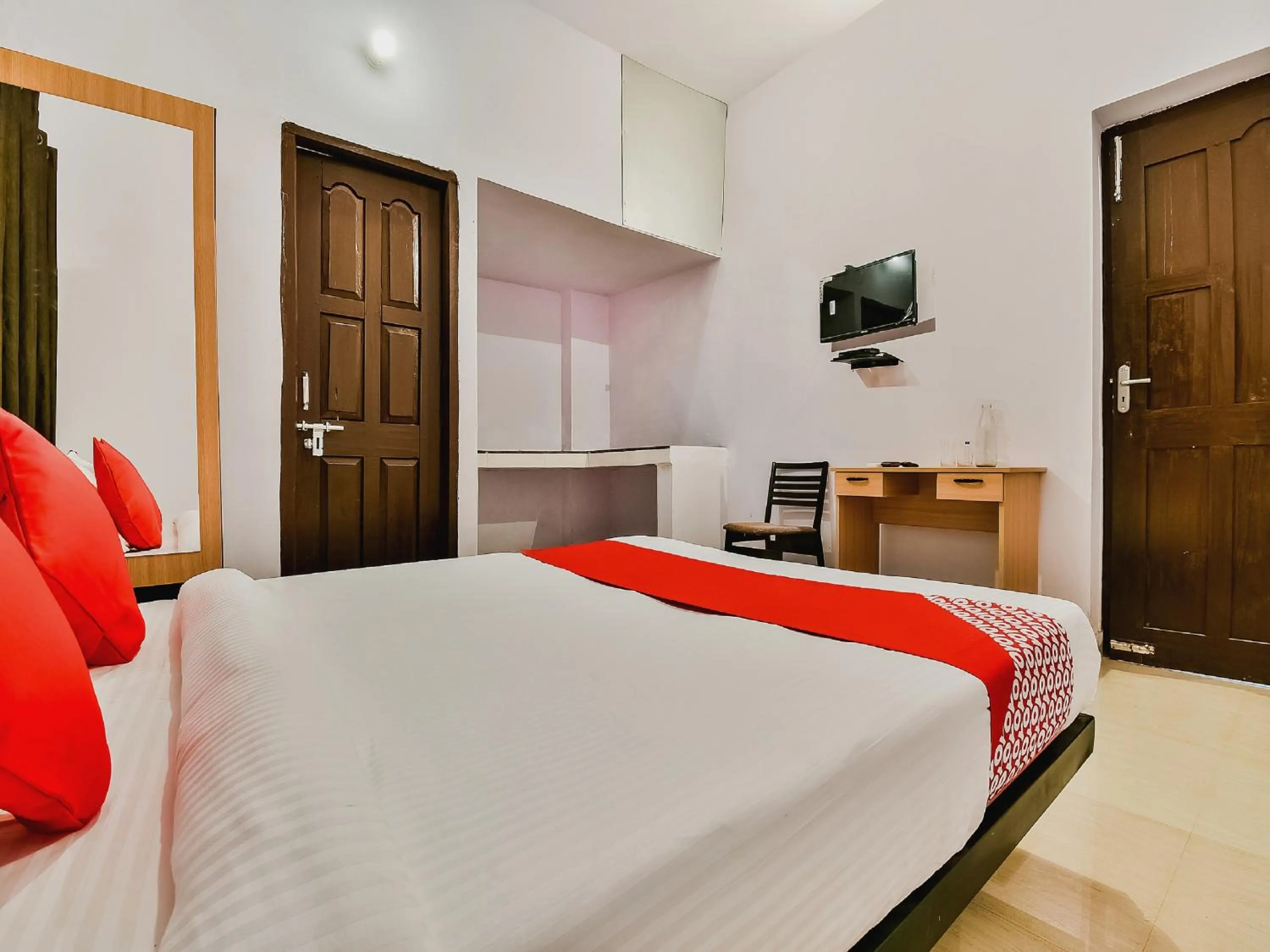 Bedroom, Bed in Hotel O AG Colony Park Patna Formerly Capital Pearl
