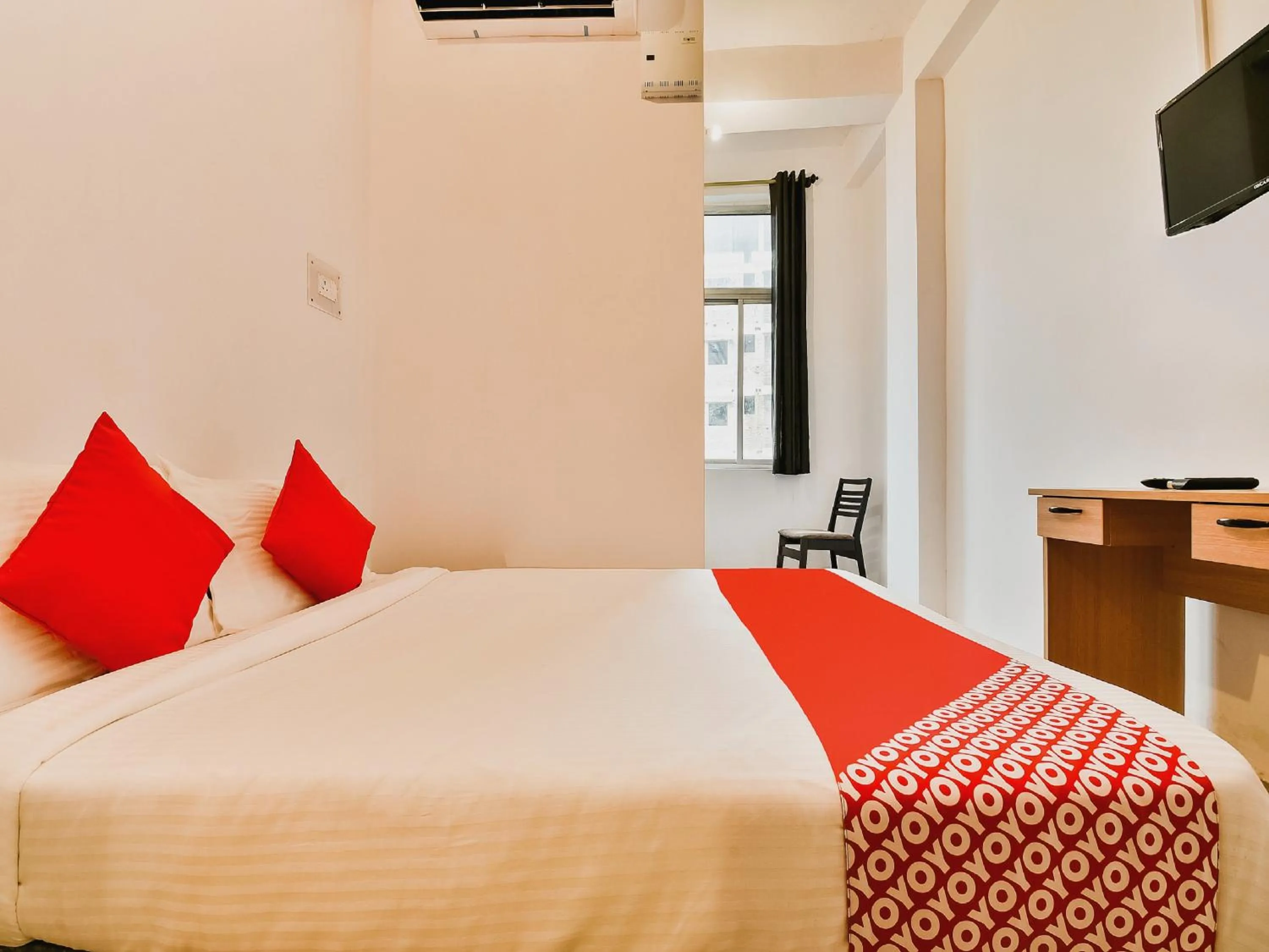 Bedroom, Bed in Hotel O AG Colony Park Patna Formerly Capital Pearl