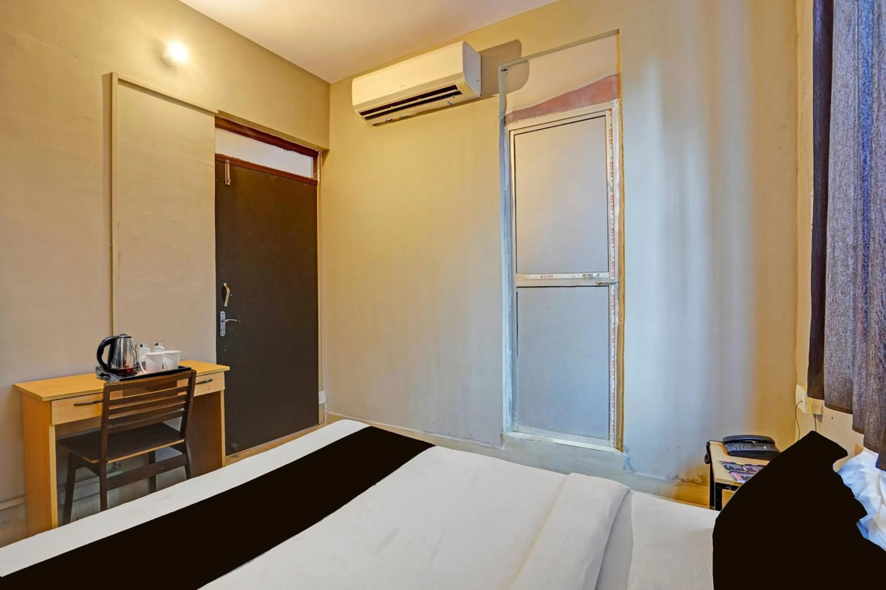 Bedroom, Bed in Super Hotel O AG Colony Park Patna Formerly Capital Pearl