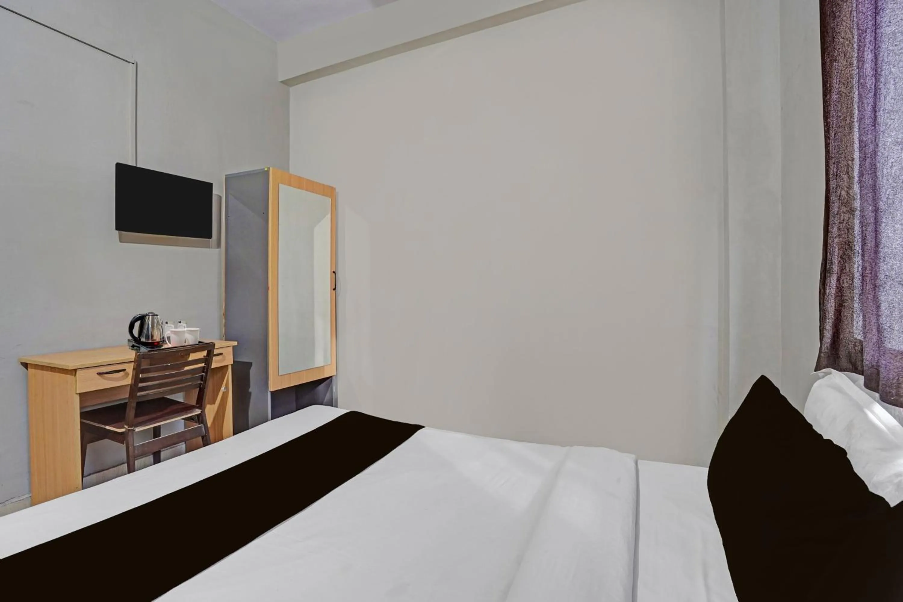 Bedroom, Bed in Super Hotel O AG Colony Park Patna Formerly Capital Pearl