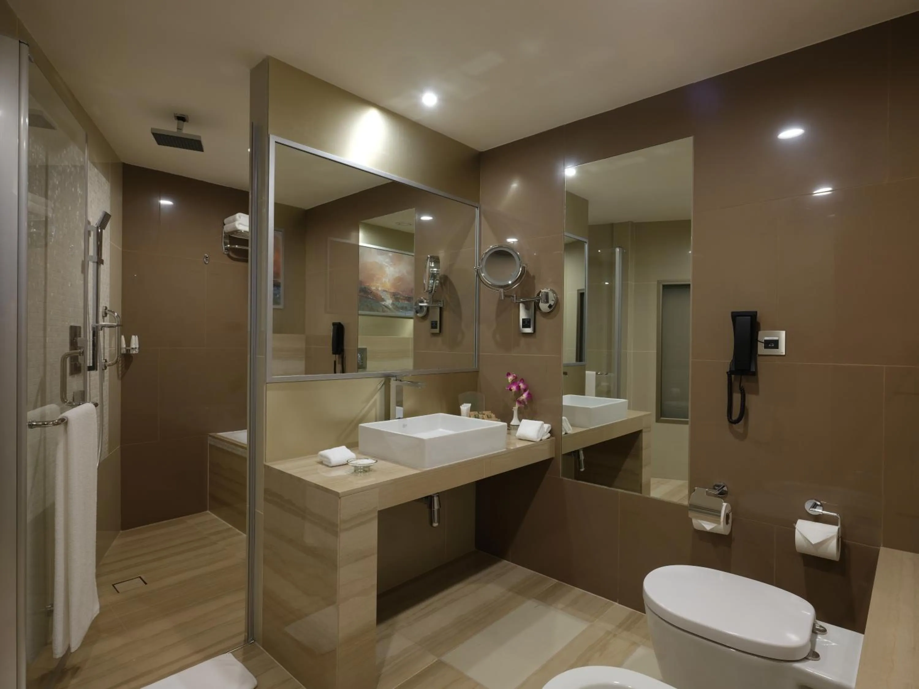Bathroom in Holiday Inn Kuwait Al Thuraya City by IHG