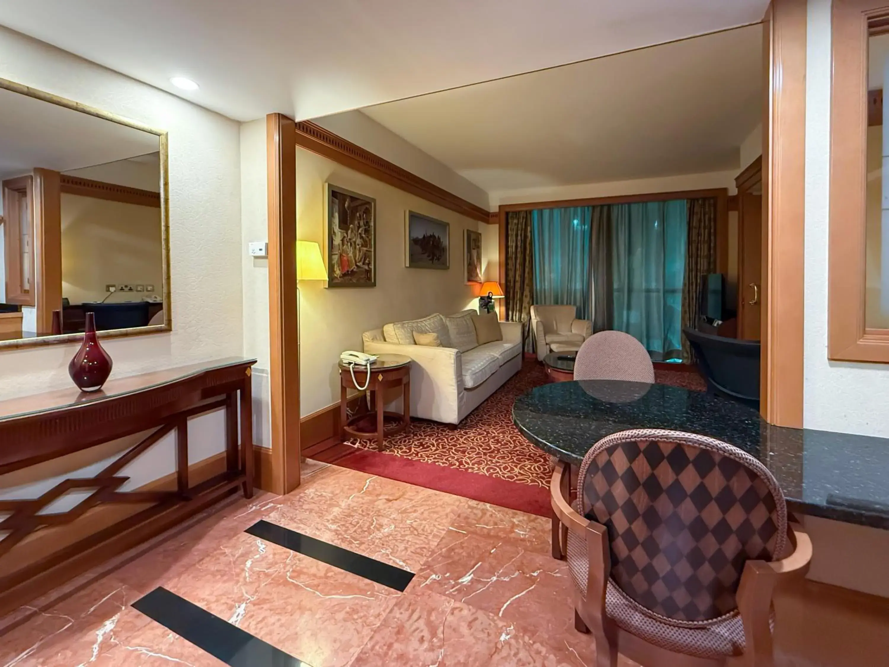 Living room, Bed in Holiday Inn Kuwait Al Thuraya City by IHG Living room, Bed in Holiday Inn Kuwait Al Thuraya City by IHG