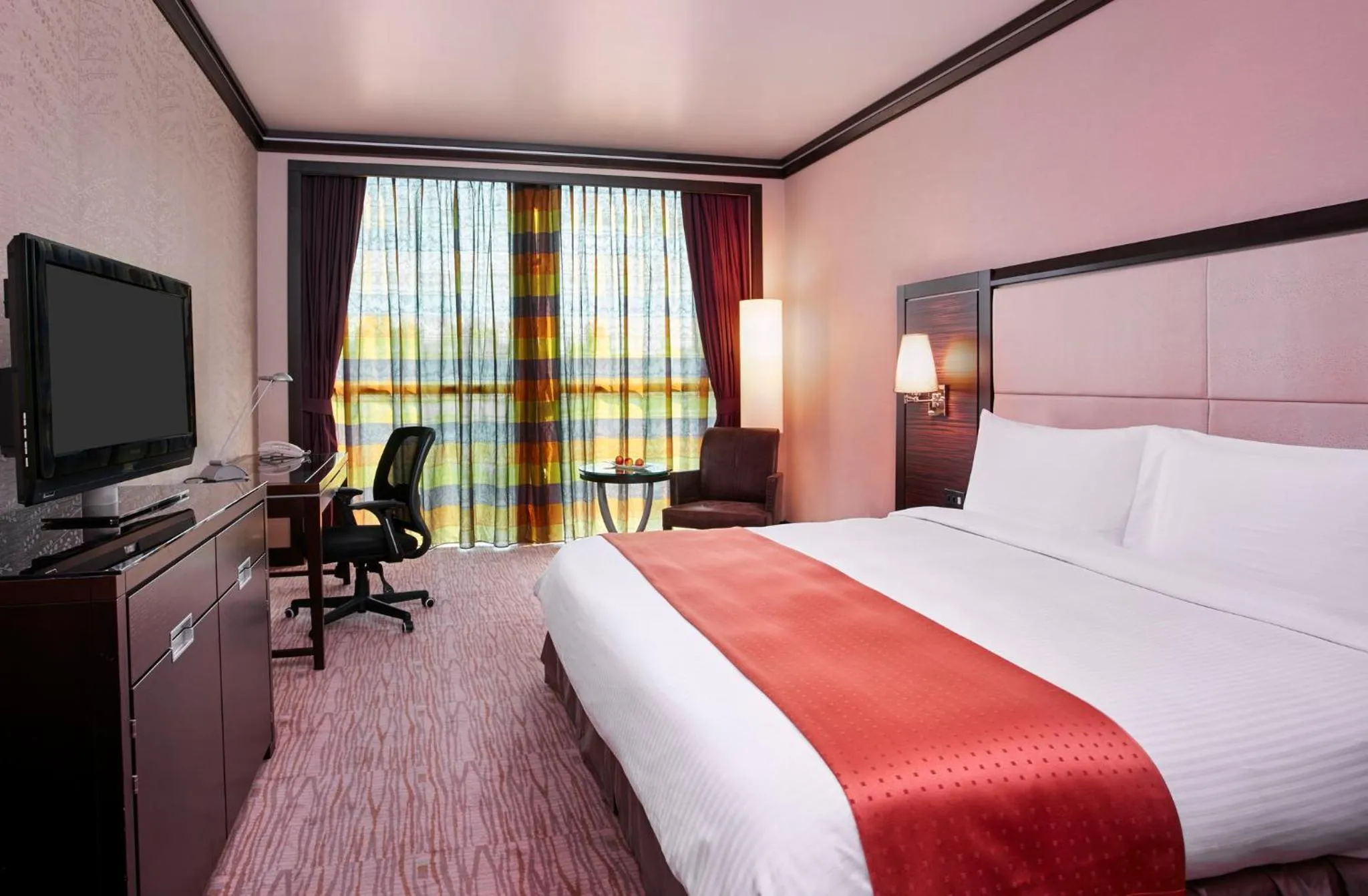 Photo of the whole room, Bed in Holiday Inn Kuwait Al Thuraya City by IHG