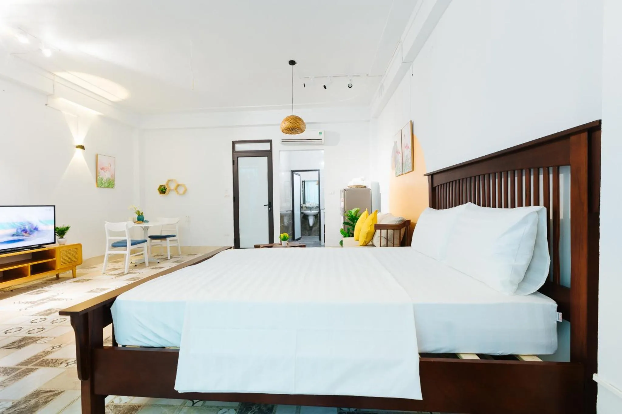 Photo of the whole room in Sunstay Paradise