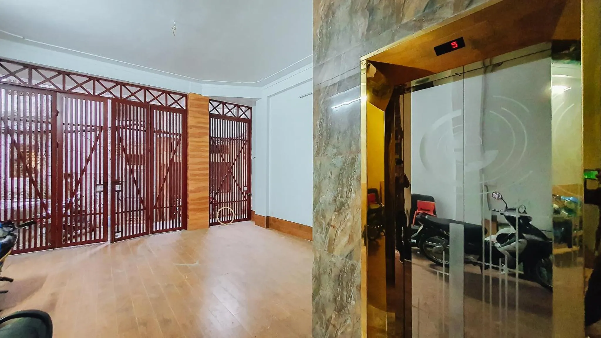 Facade/entrance in Sunstay Paradise