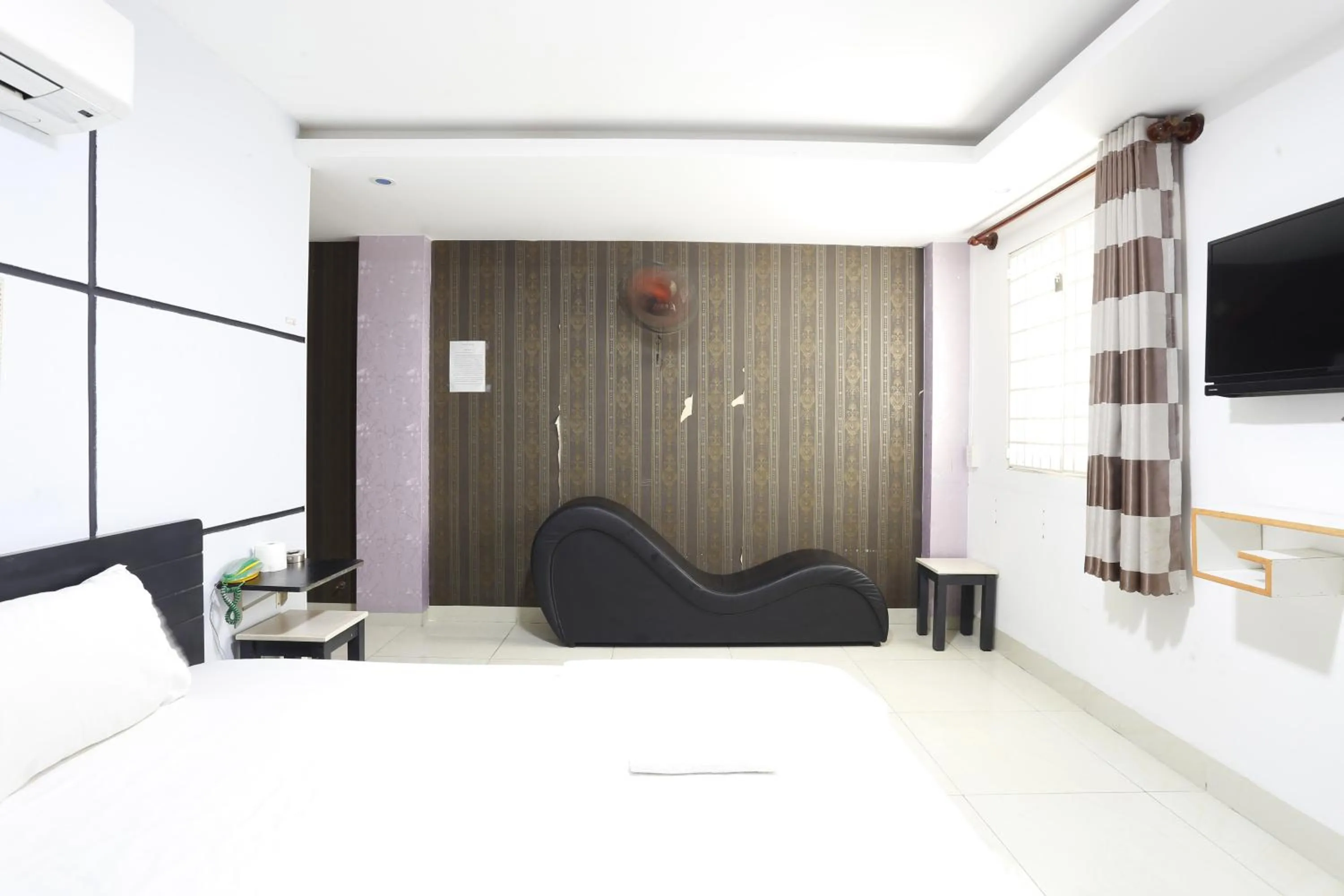 Bedroom, Bed in Avatar Hotel