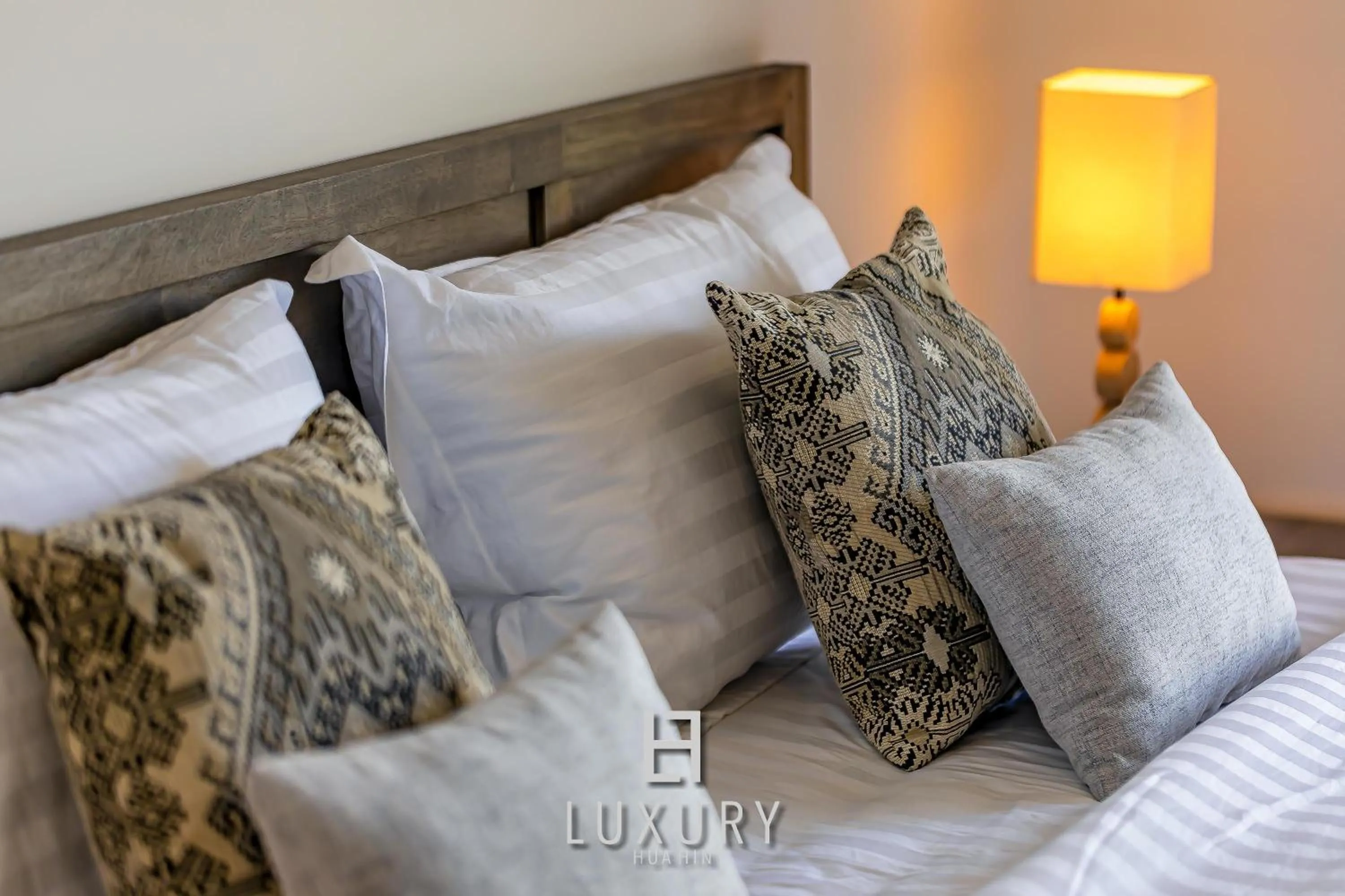 Bed in Modern 3 Bedroom Private Pool Villa - MP67