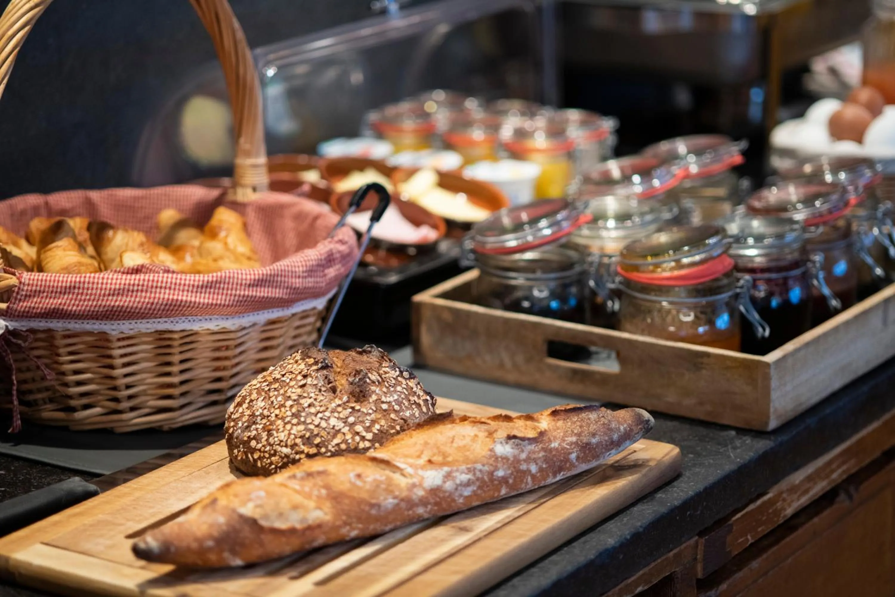 Buffet breakfast in Hotel Olympic - Montana Center