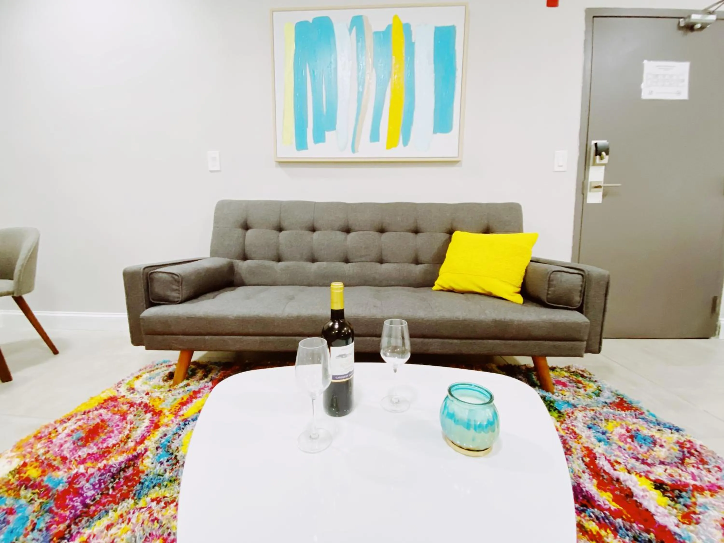 Bed in Miami International by Lowkl