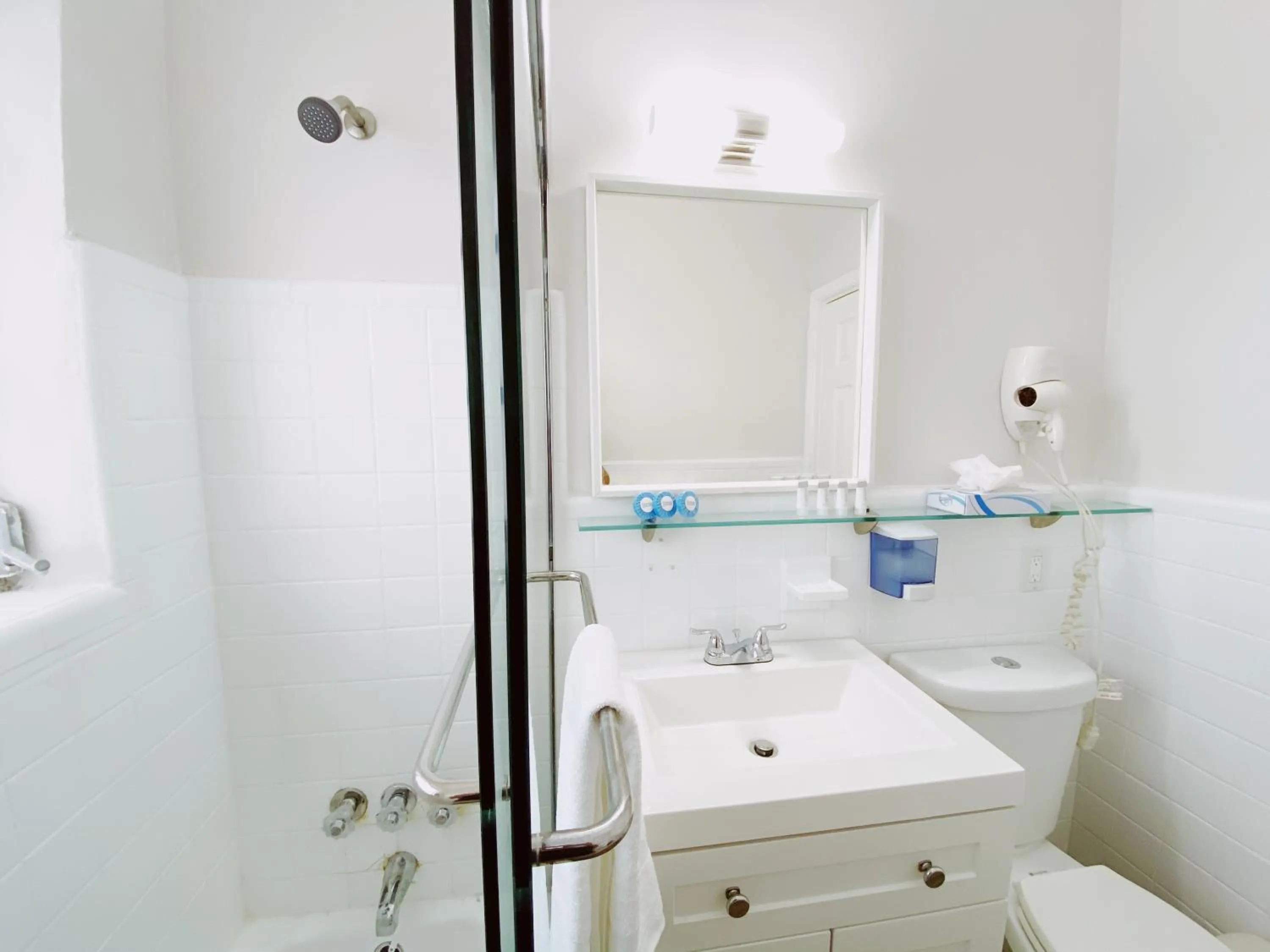 Bathroom in Miami International by Lowkl