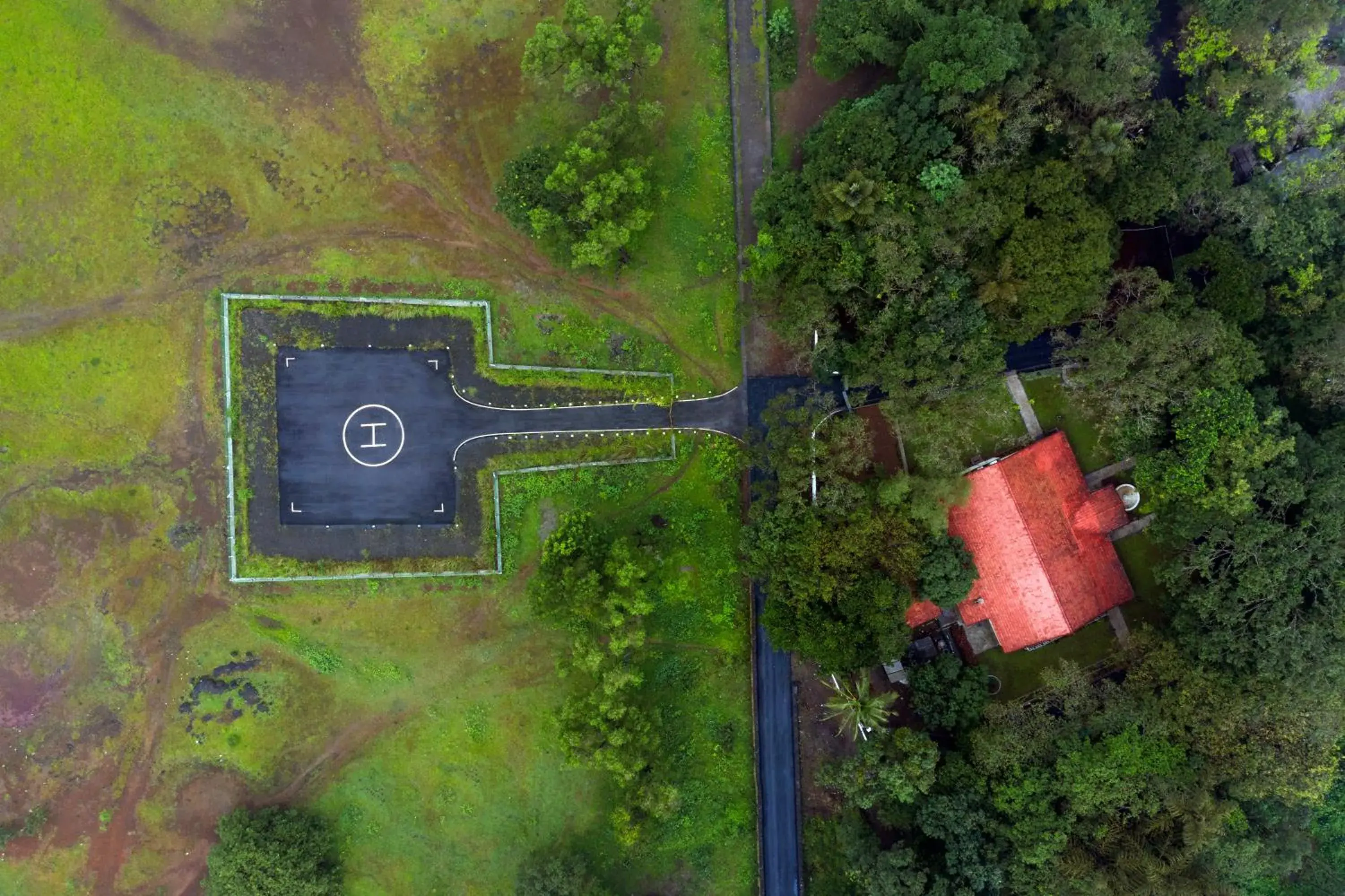 Facade/entrance in amã Stays & Sluice House Lonavala Facade/entrance in amã Stays & Sluice House Lonavala
