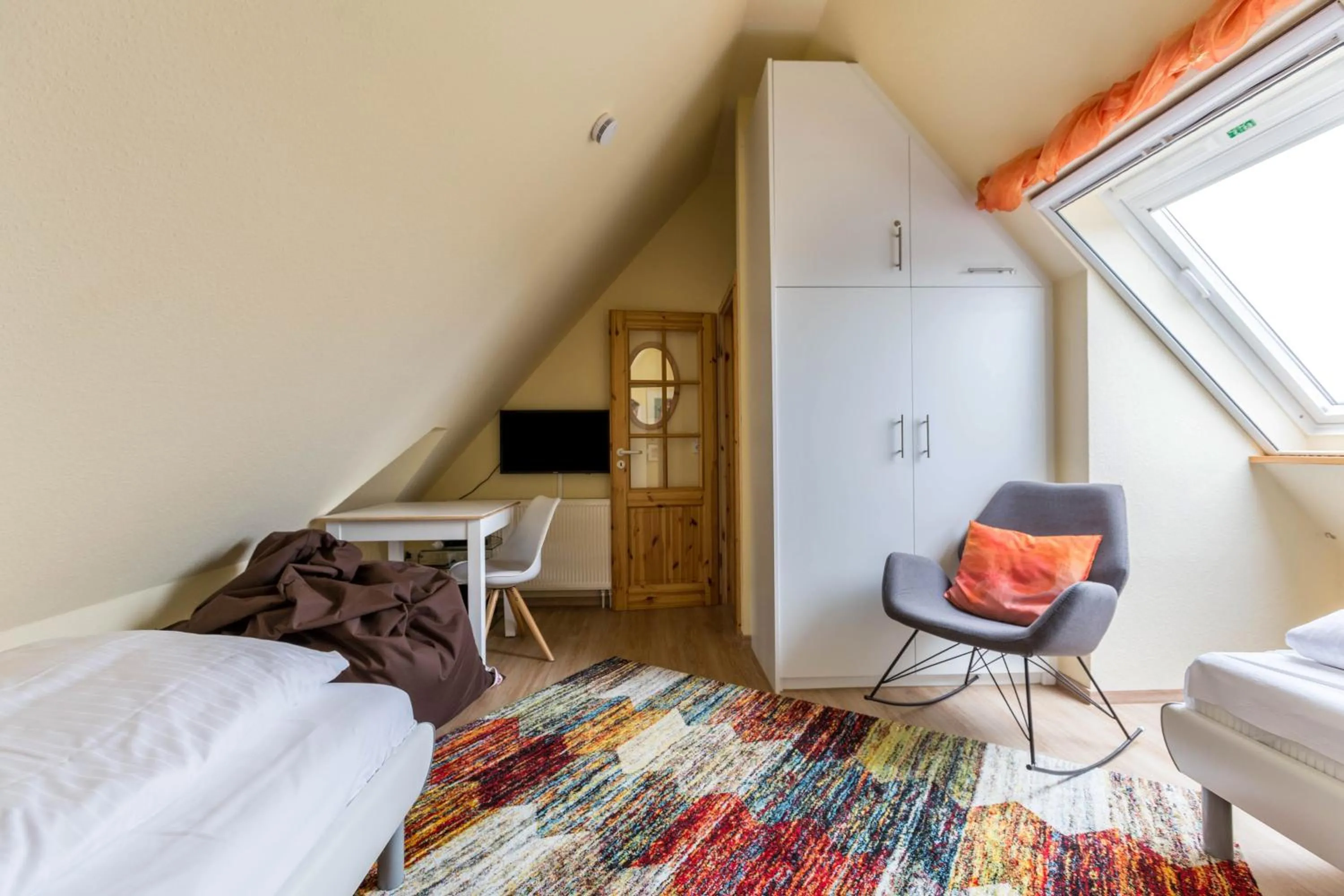 Property building, Bed in Ferienwohnung Ulstrup