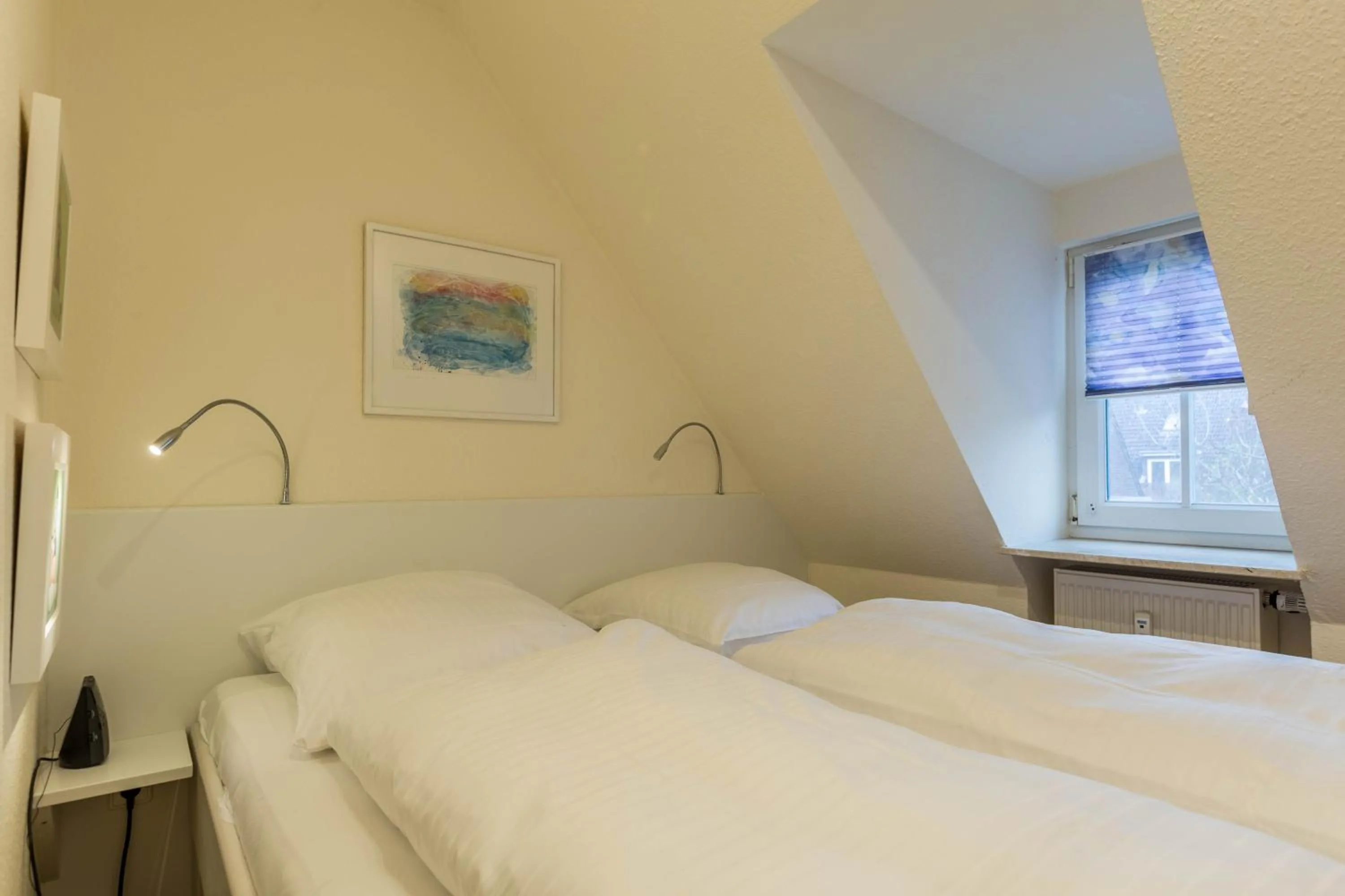 Property building, Bed in Ferienwohnung Ulstrup
