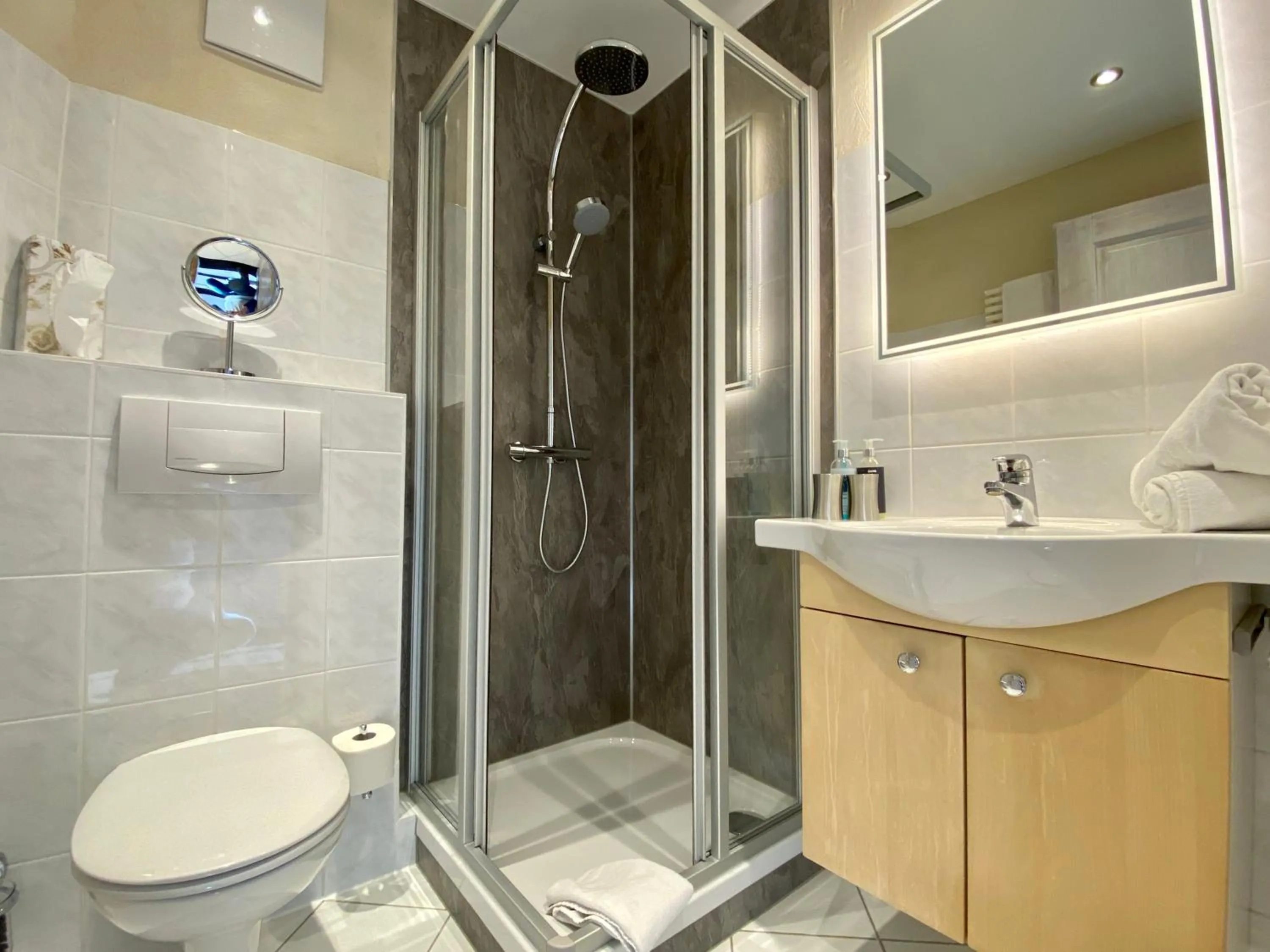 Bathroom in Gästehaus Edlhuber