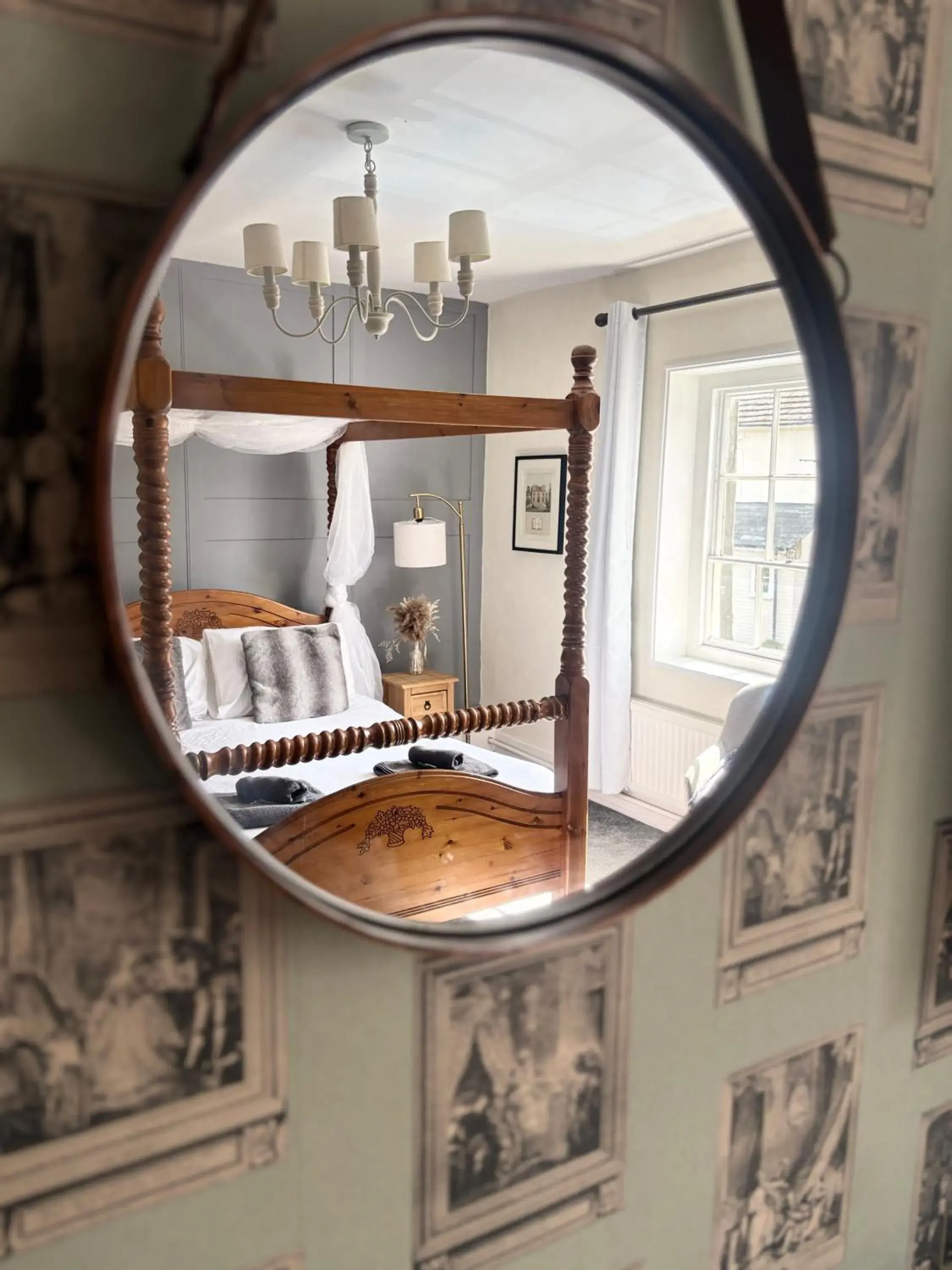 Quadruple Room with Bath - single occupancy in Three Tuns Ashwell Quadruple Room with Bath - single occupancy in Three Tuns Ashwell