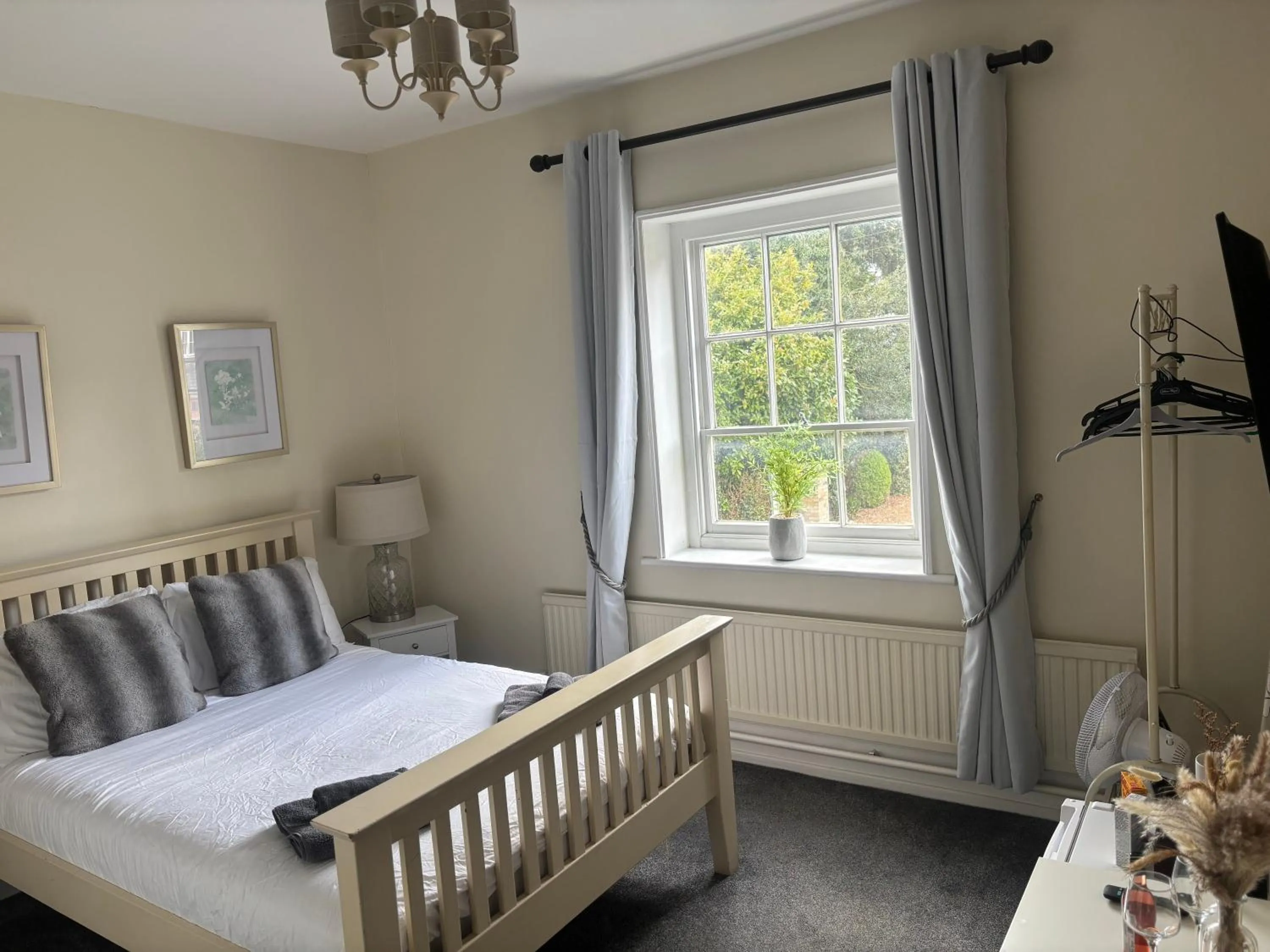 Bed in Three Tuns Ashwell