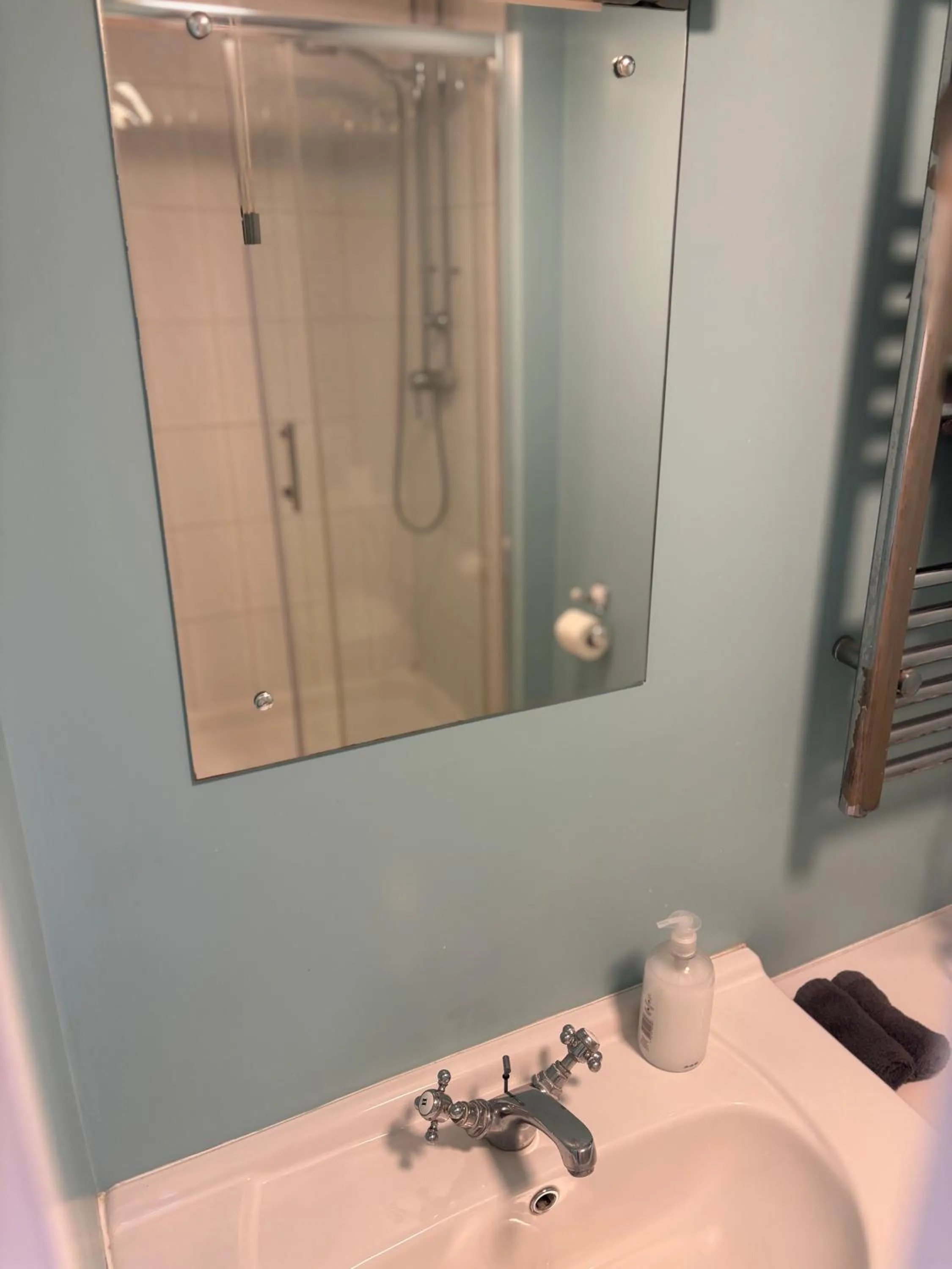 Shower in Three Tuns Ashwell