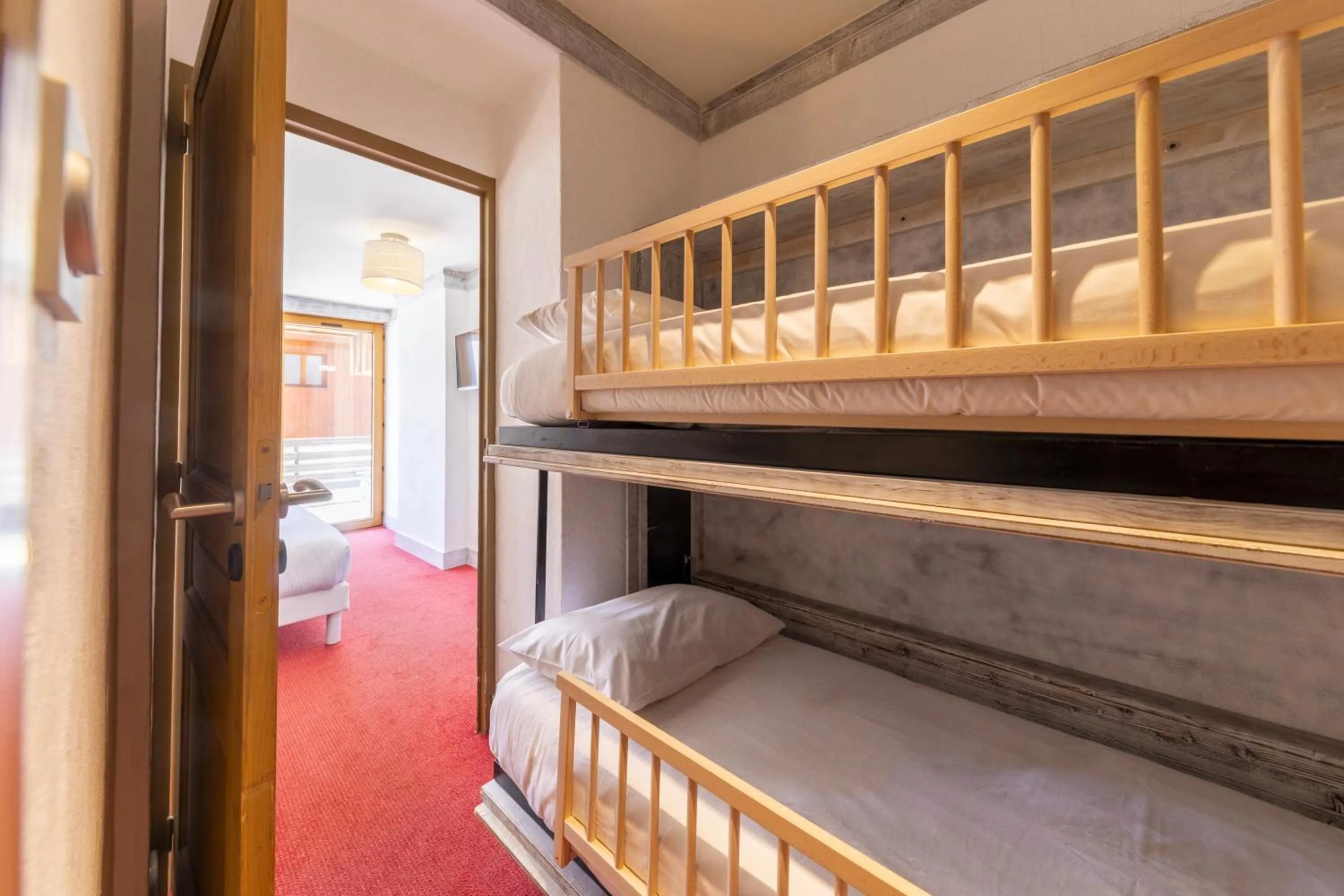 Bed in Hôtel L'Aiguille Percée