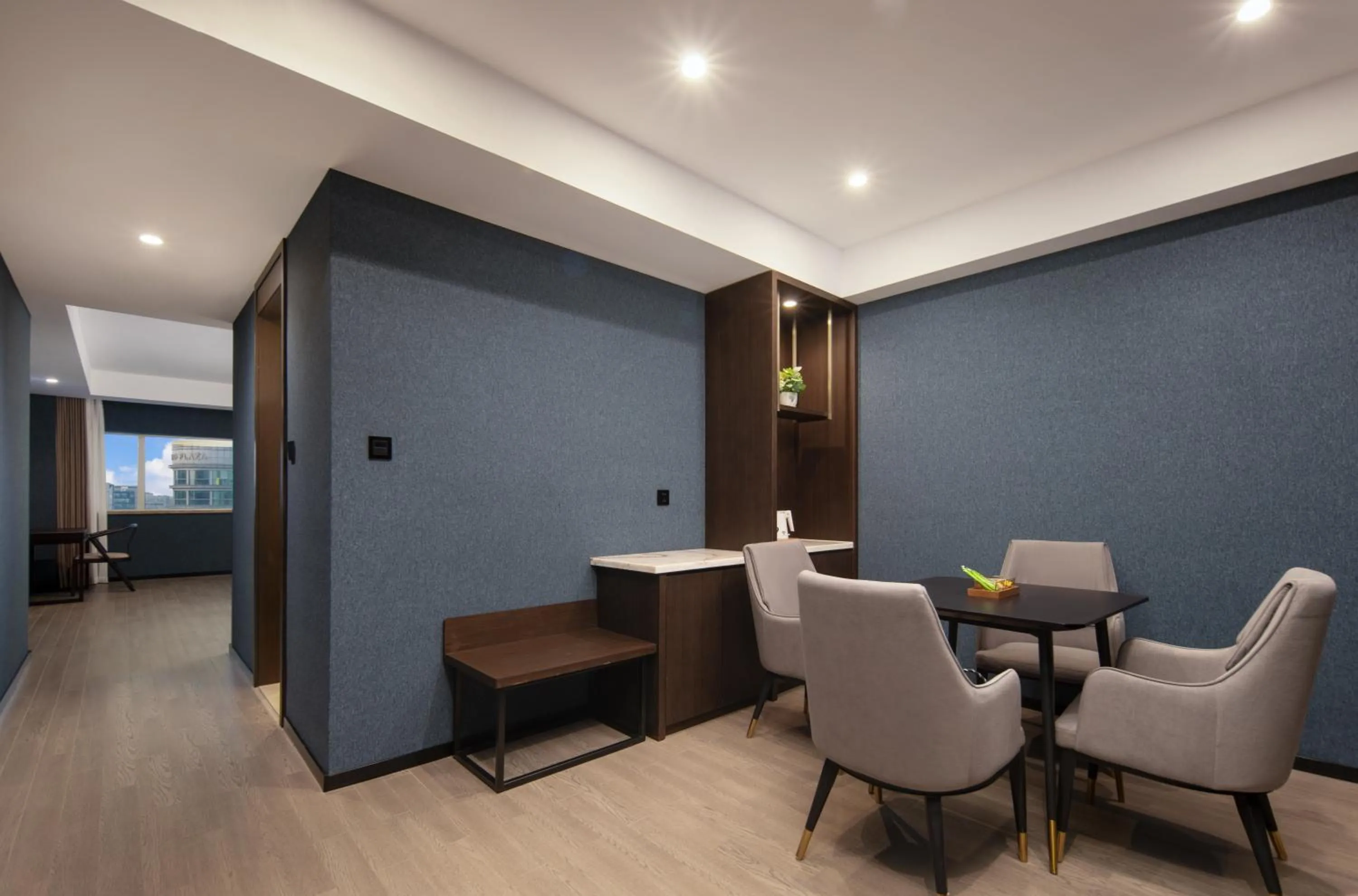 TV and multimedia in Dijing Hotel Shanghai